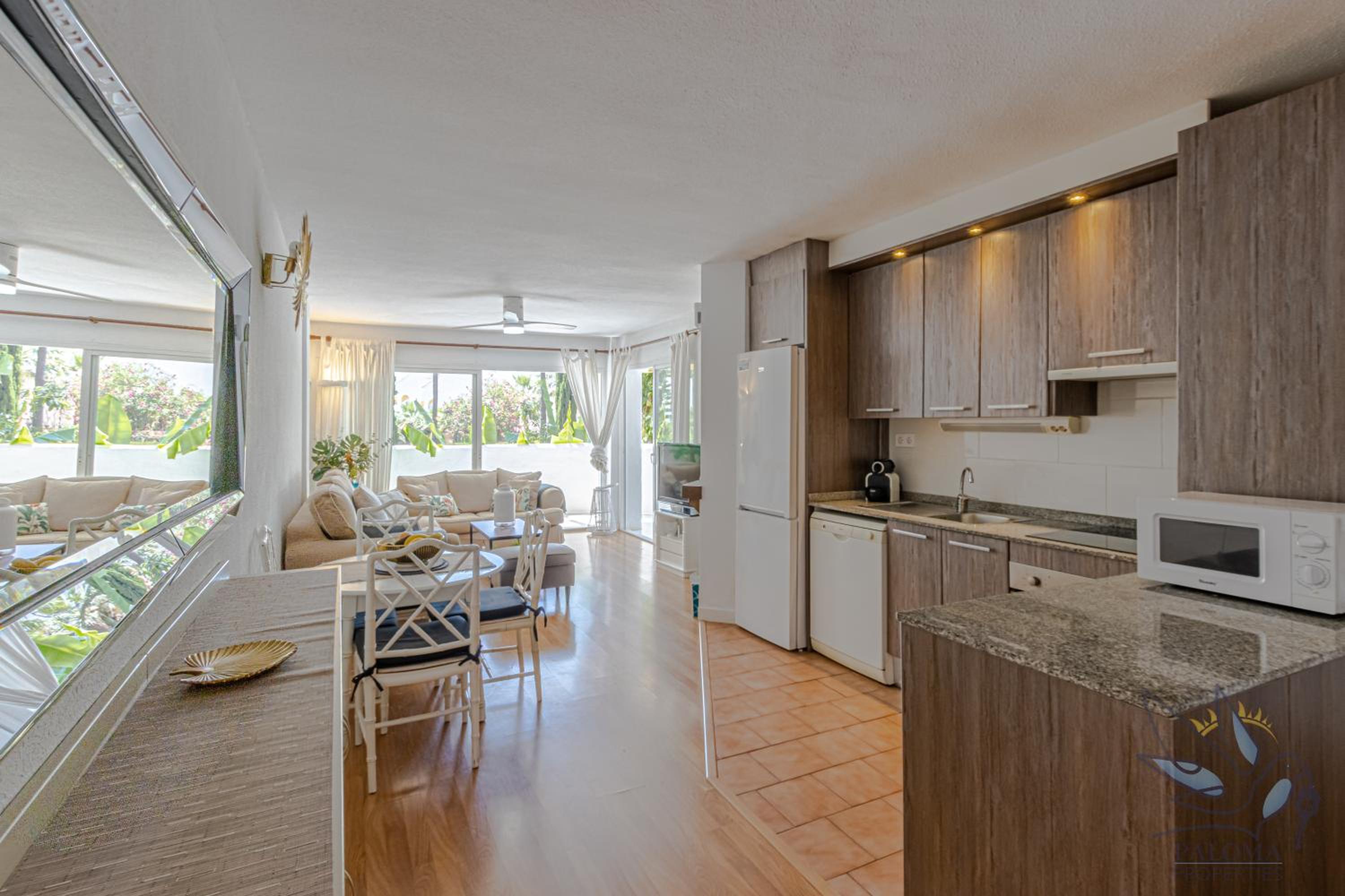 Benalgolf Lovely apartment in Benalmádena with Sea Views, Excellent WIFI connection, private Backyard with BBQ