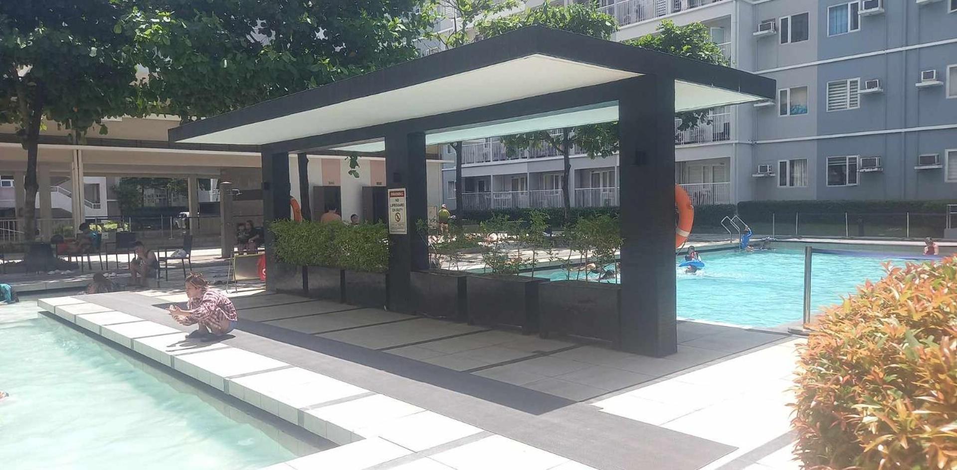 Comfy 1 Bedroom with Netflix & Free Wifi - Trees Residences Condominium