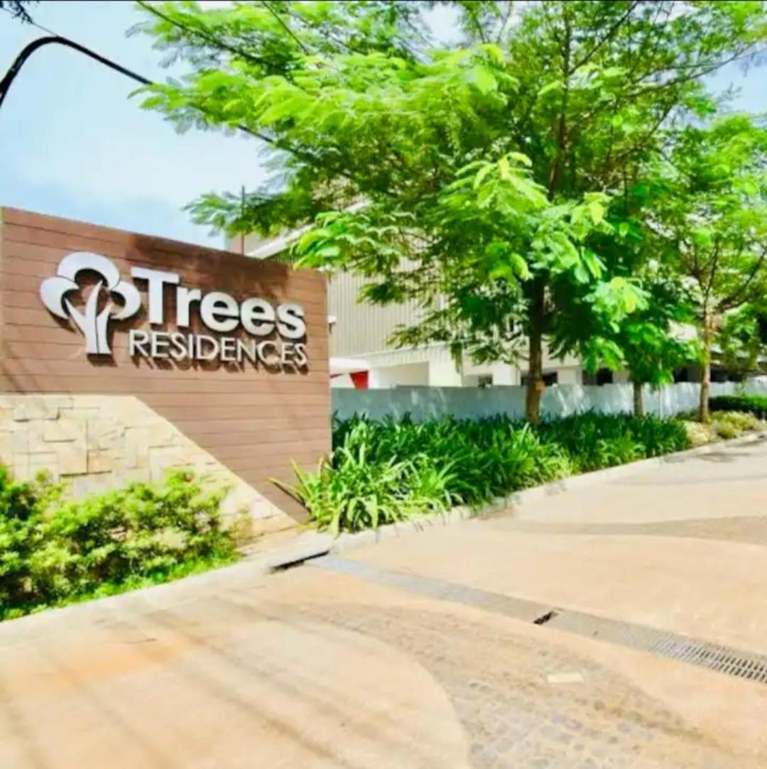 Comfy 1 Bedroom with Netflix & Free Wifi - Trees Residences Condominium