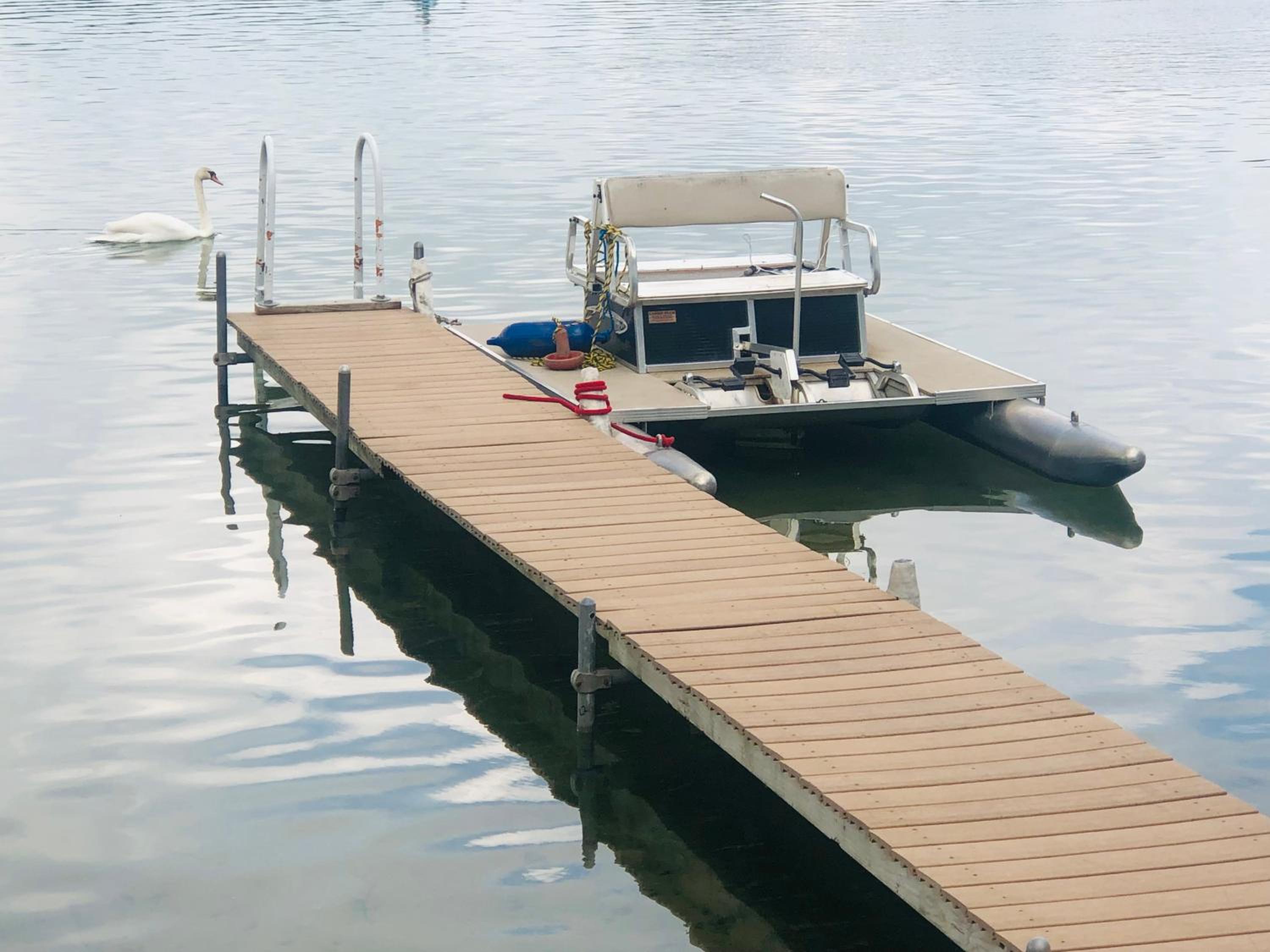 The Wellington Lake Cottage