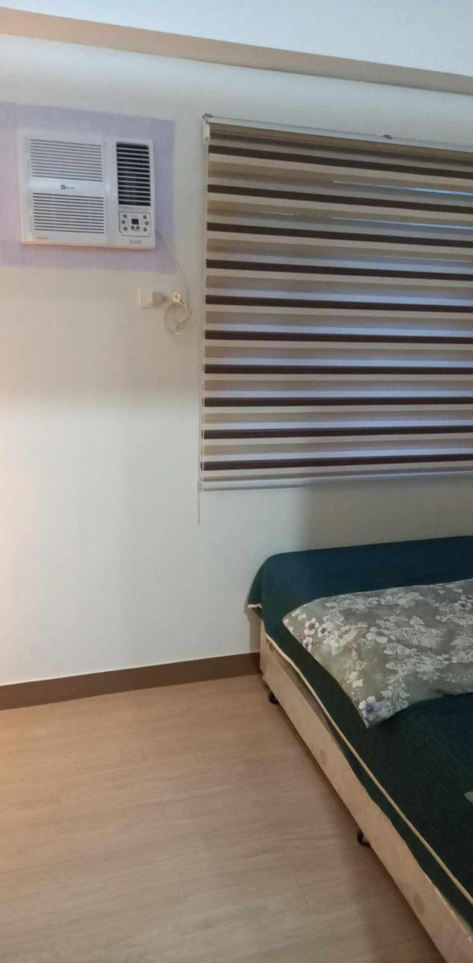 Comfy 1 Bedroom with Netflix & Free Wifi - Trees Residences Condominium