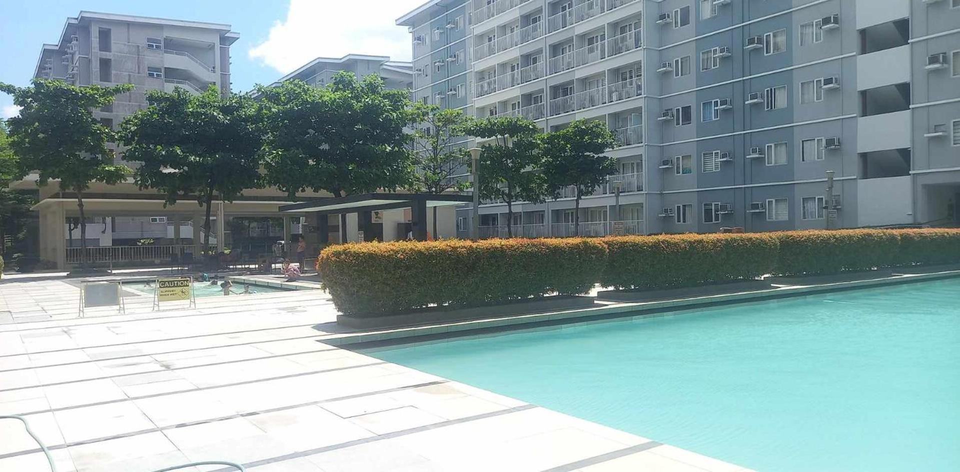 Comfy 1 Bedroom with Netflix & Free Wifi - Trees Residences Condominium