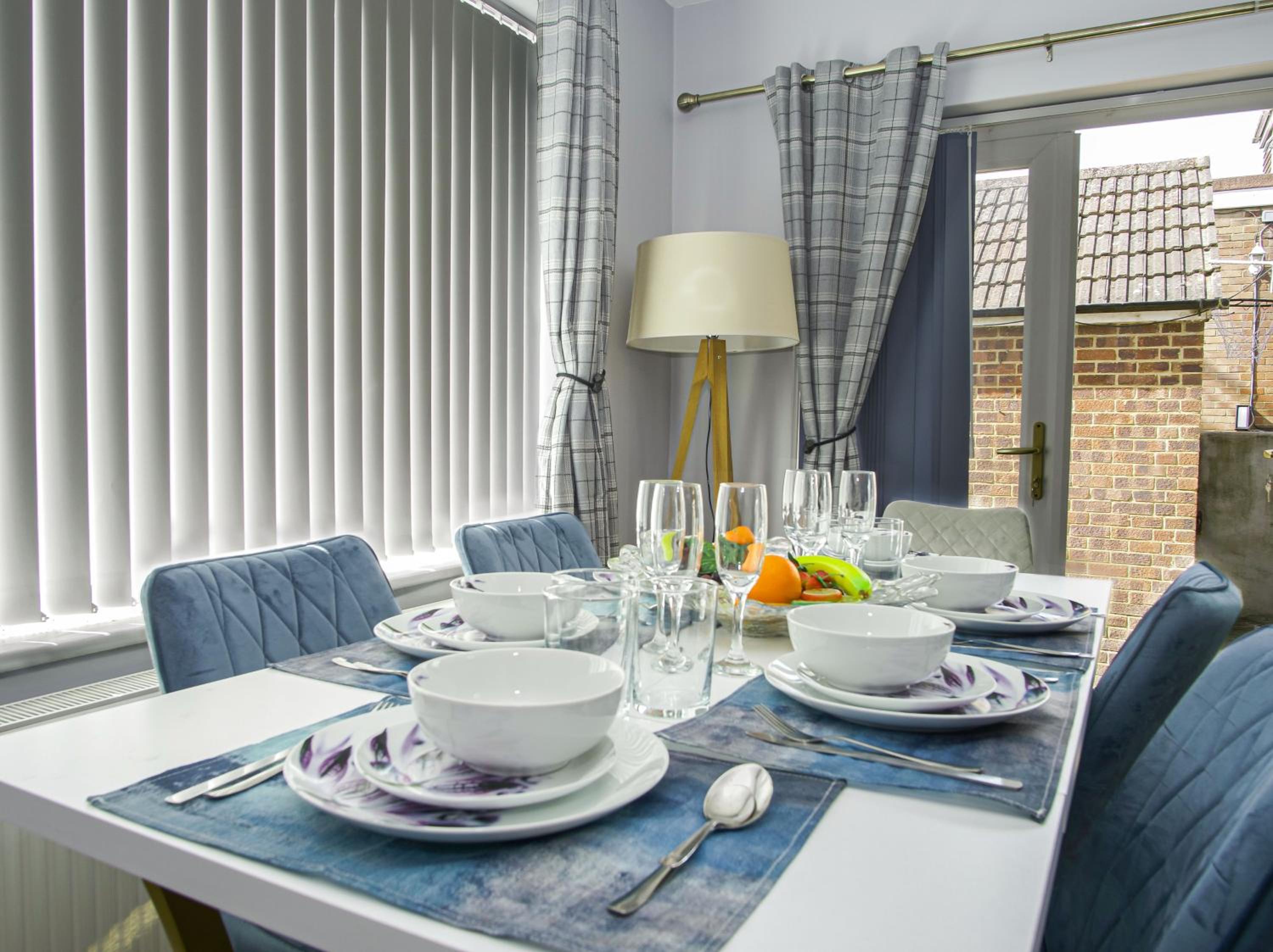 Hotel Luxe 5 Bed Bungalow In Snodland, Medway, Kent