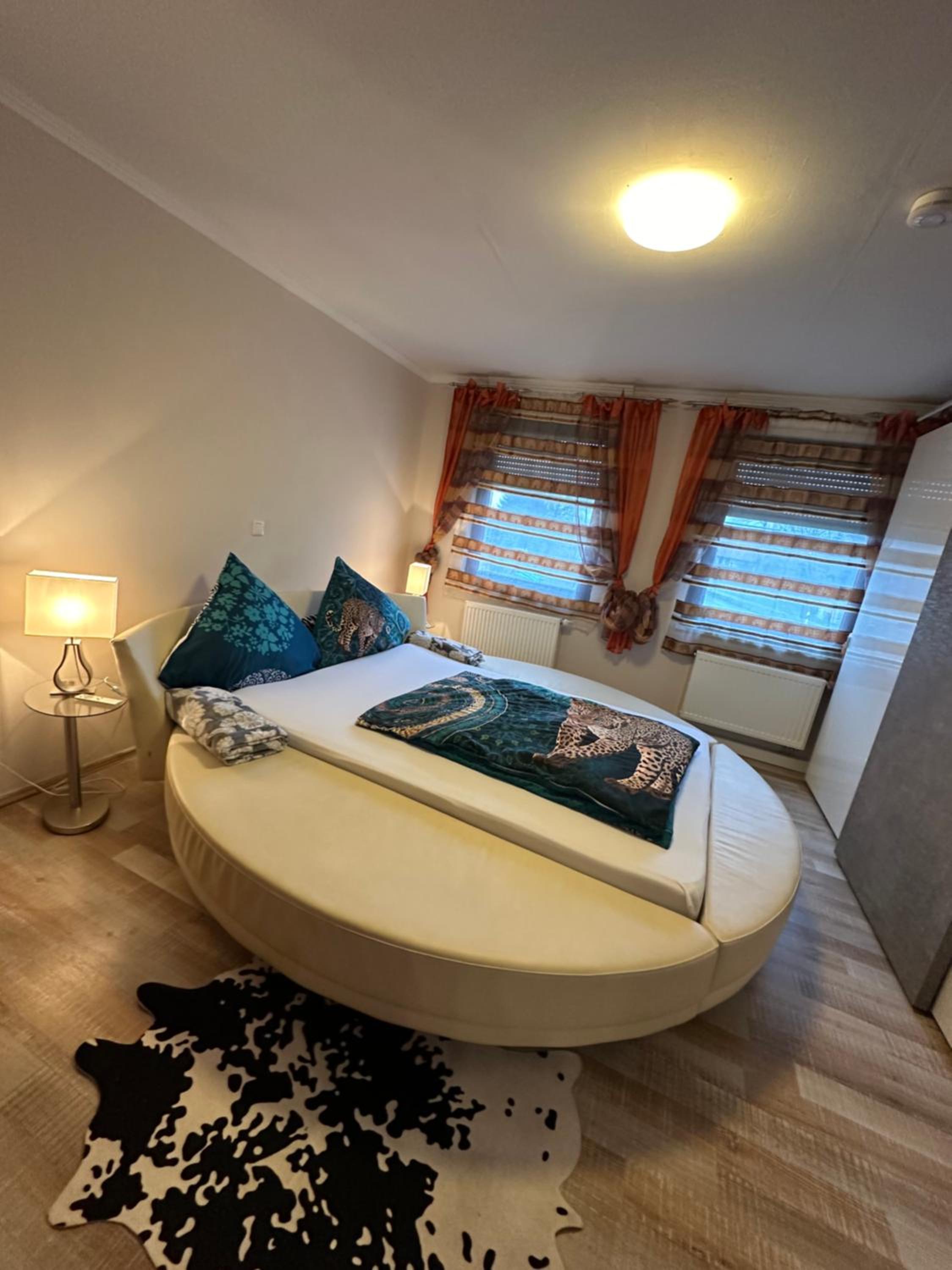 Ferien & Monteur Wohnung 1 - Little Afrika Extensive 5 Zimmer Wohnung