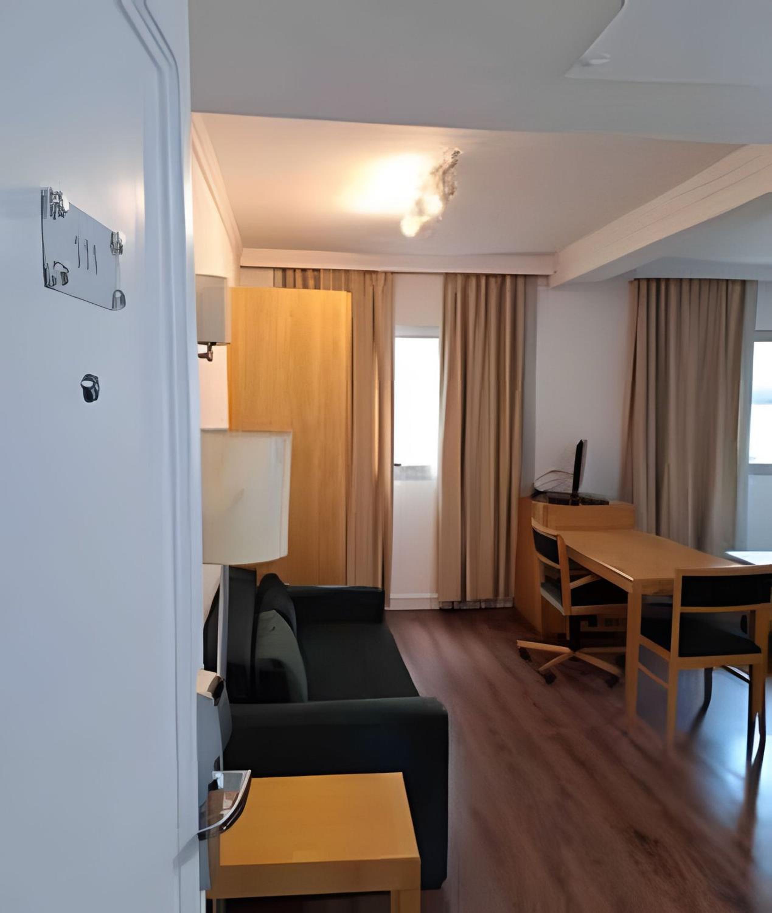 Flat localizado na Rua Oscar Freire