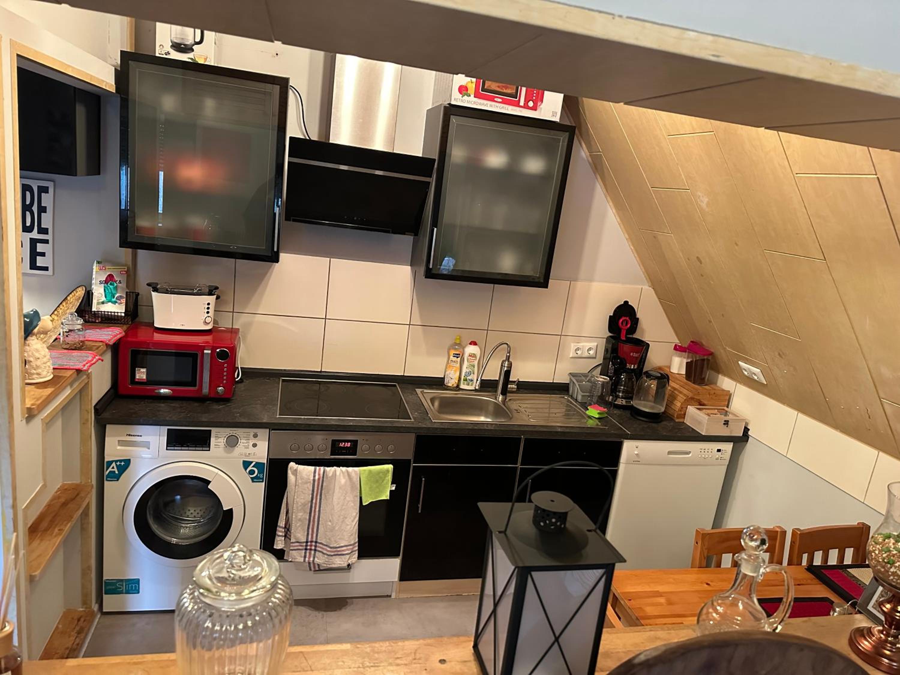Ferien & Monteur Wohnung 1 - Little Afrika Extensive 5 Zimmer Wohnung