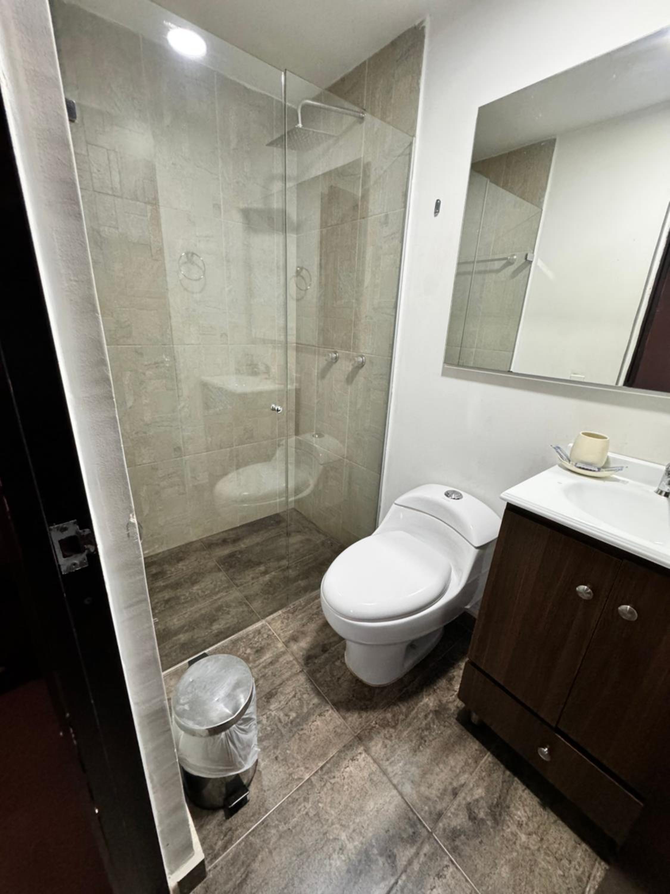 2104 Apartamento Poblado en la zona rosa de medellín