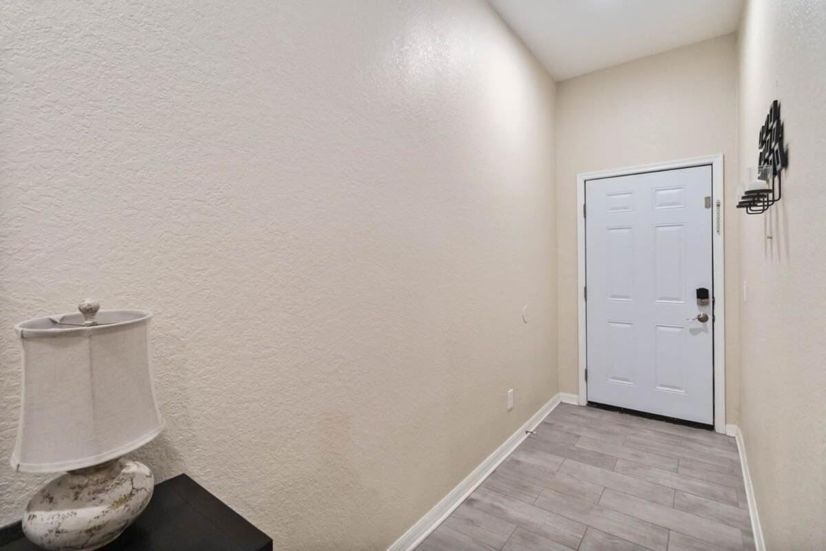 3BR condo with many upgrades and Minion room view 3