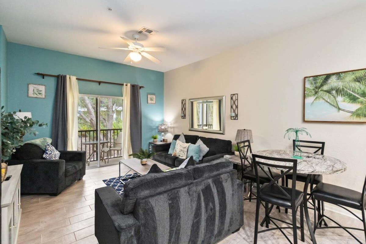 3BR condo with many upgrades and Minion room view 5