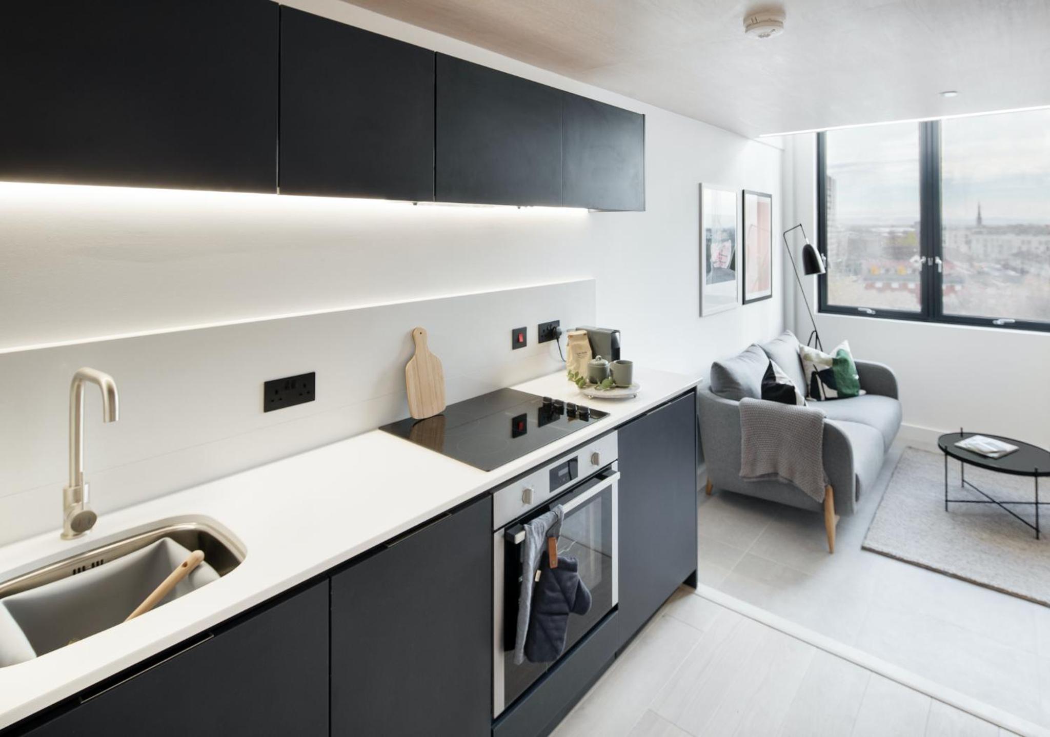 Modern Central Manchester 1 Bed Duplex With Balcony