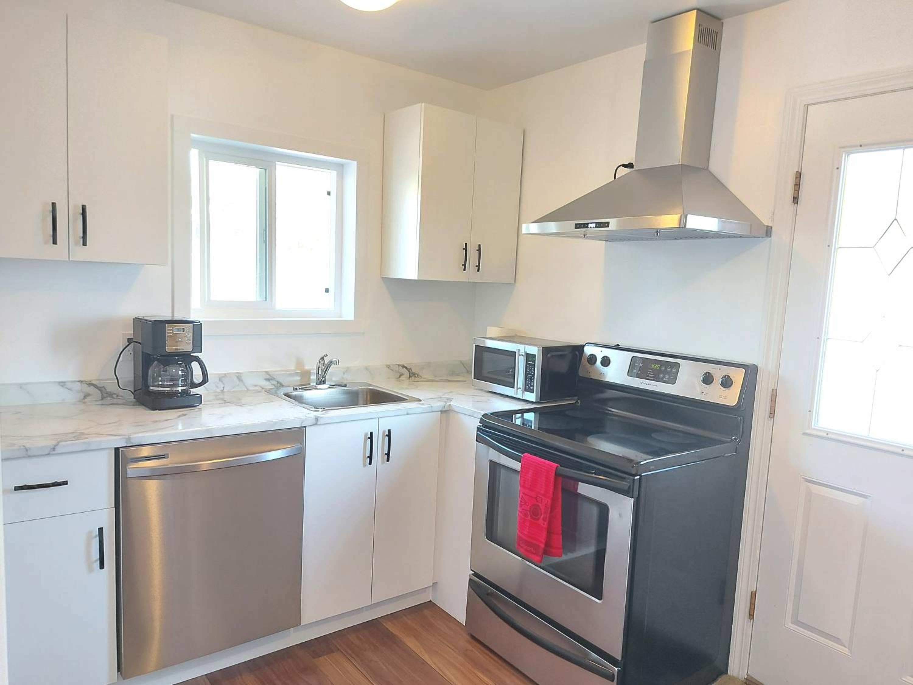Tranquil Retreat Spacious 2-Bedroom on the 2nd Floor