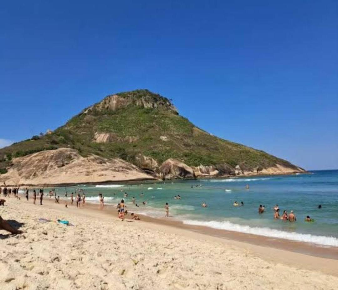 Pequeno apartamento a 100 metros da praia