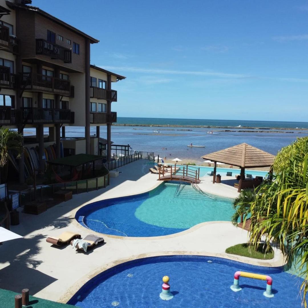 Condomínio Barra Bali apartamento térreo de frente para mar