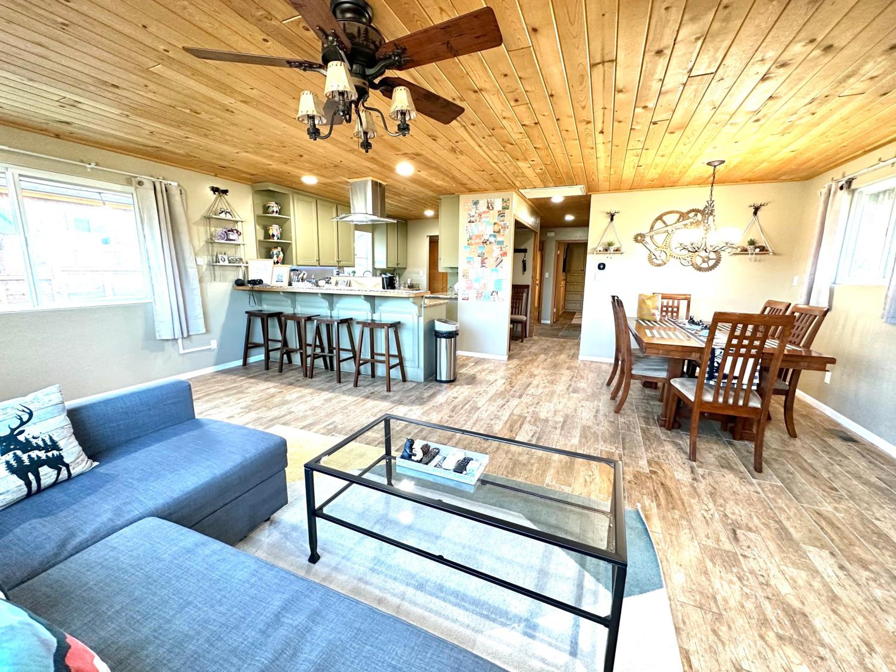 Hot Tub And Game Room With King Bed view 5