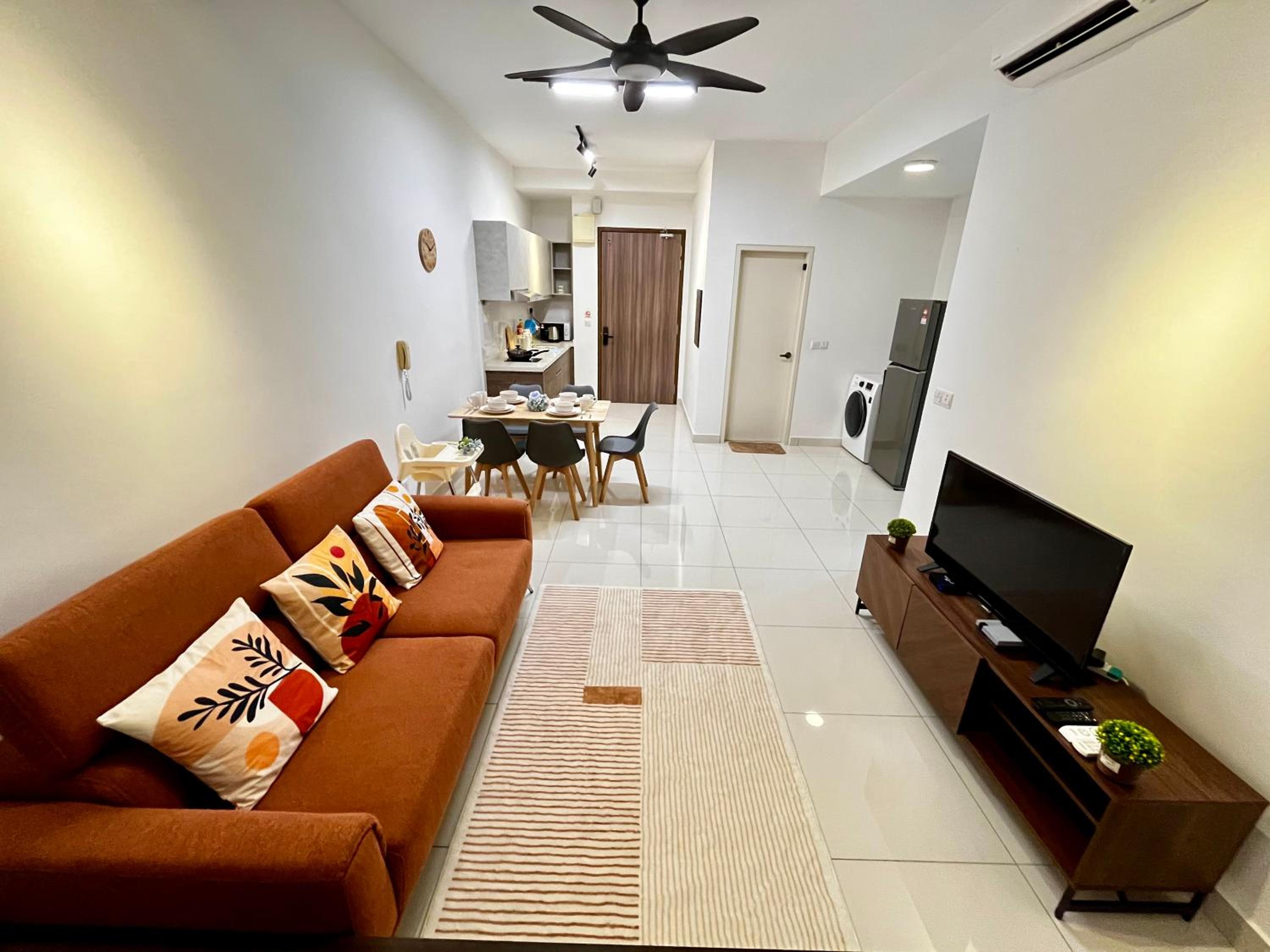 Vibrant Greenfield Residence Home - 5 mins to Sunway Pyramid photo 1