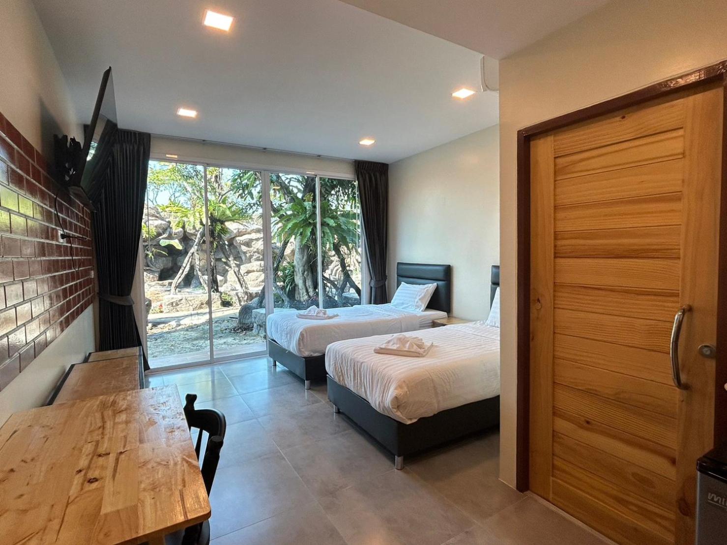 Uthaithani Resort