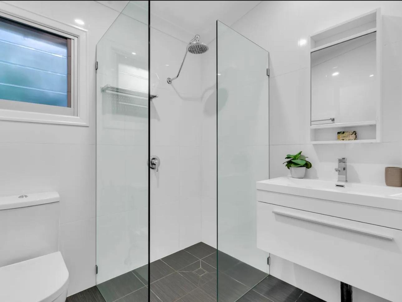Elegant Villa Near Shopping Mall