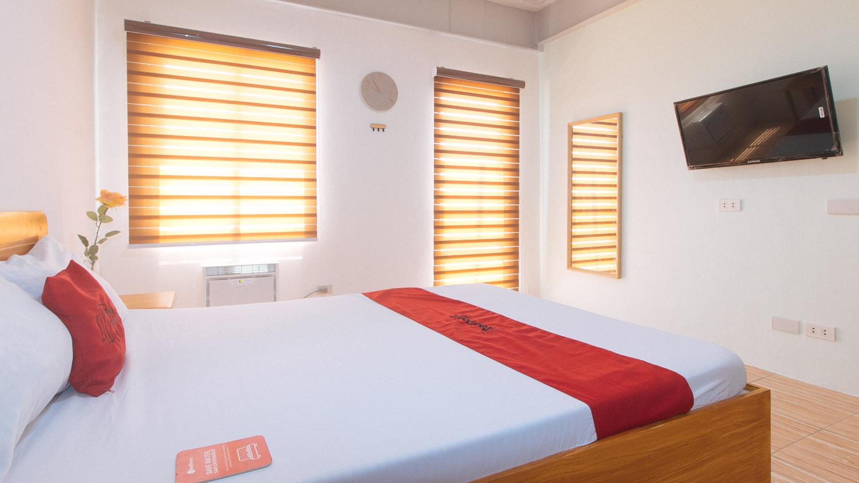 RedDoorz @ Sun Miles Condominium