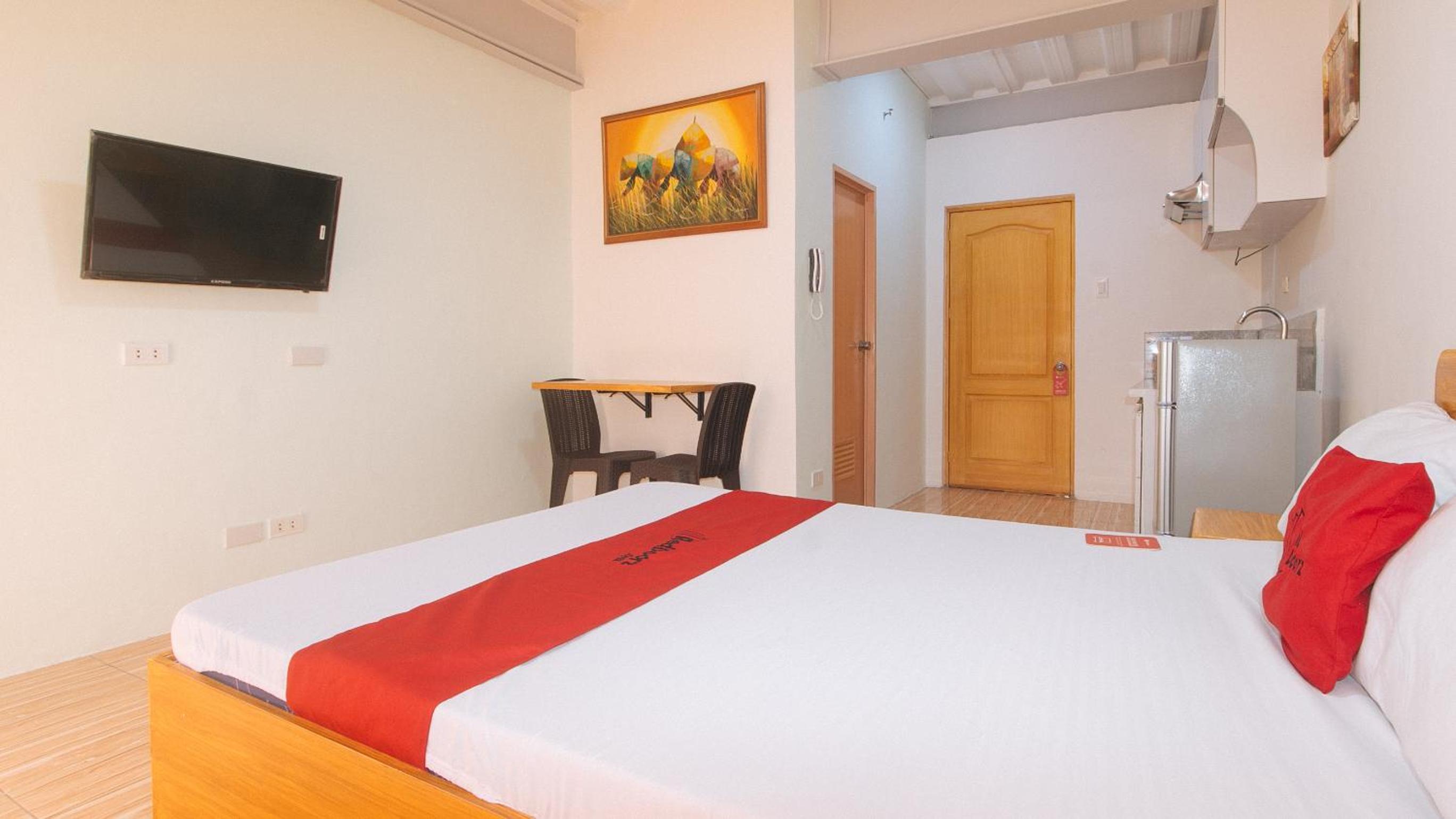 RedDoorz @ Sun Miles Condominium