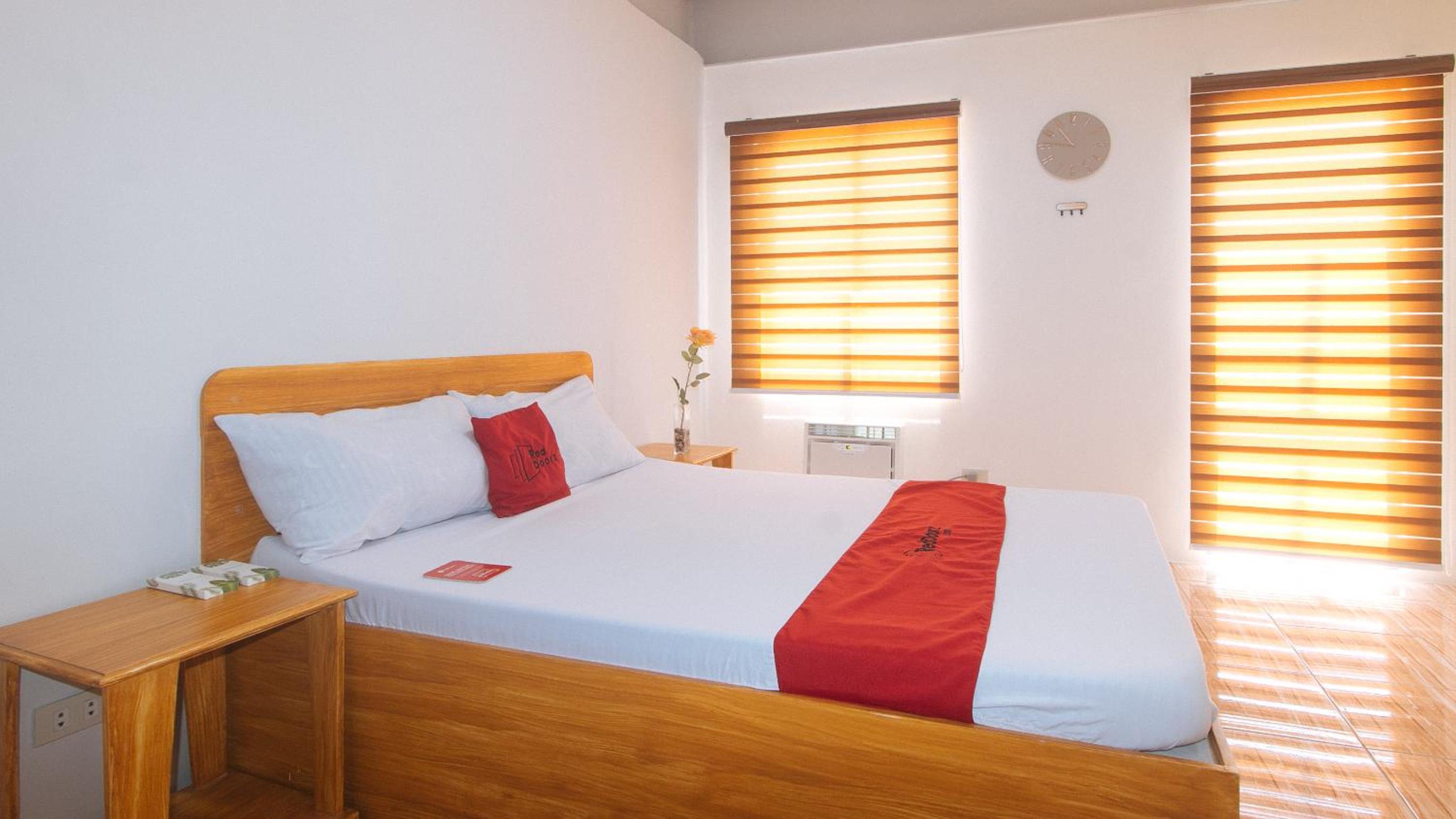 RedDoorz @ Sun Miles Condominium