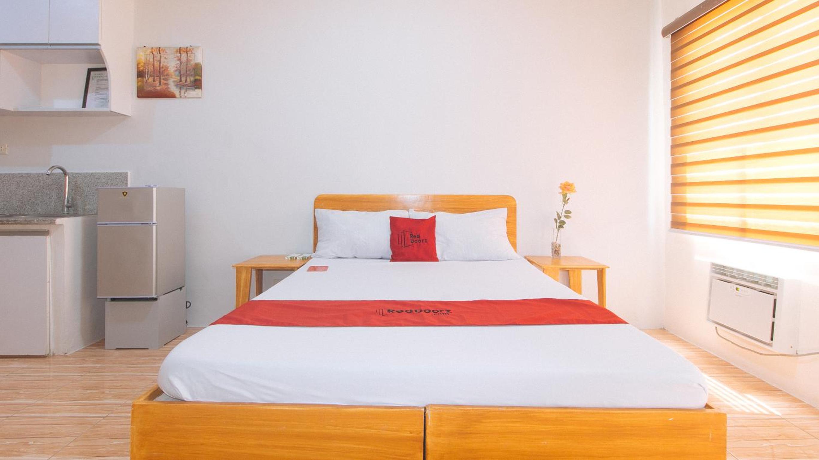RedDoorz @ Sun Miles Condominium