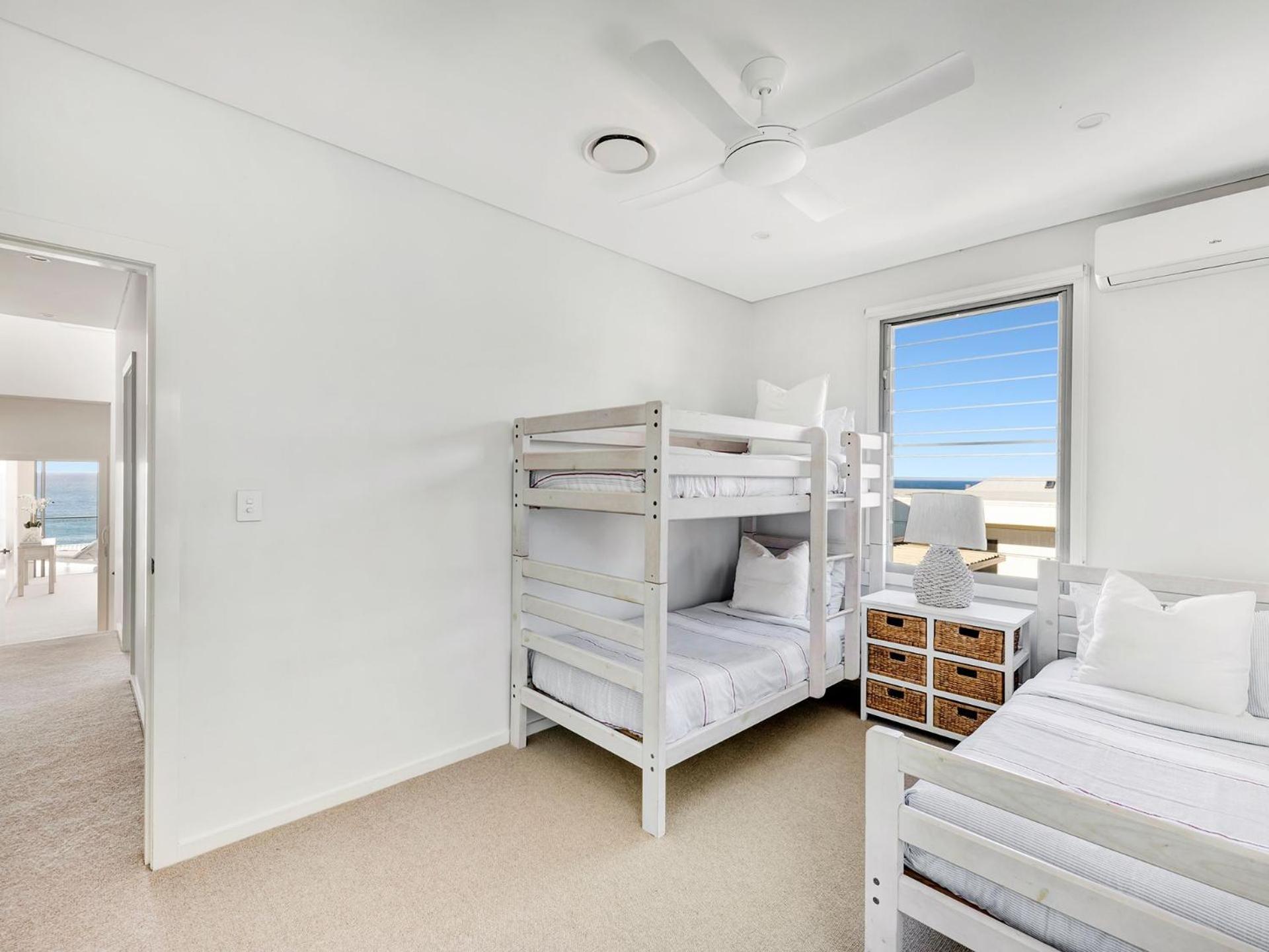 White Sails 4 - Amazing views over Convent - Holiday Yamba