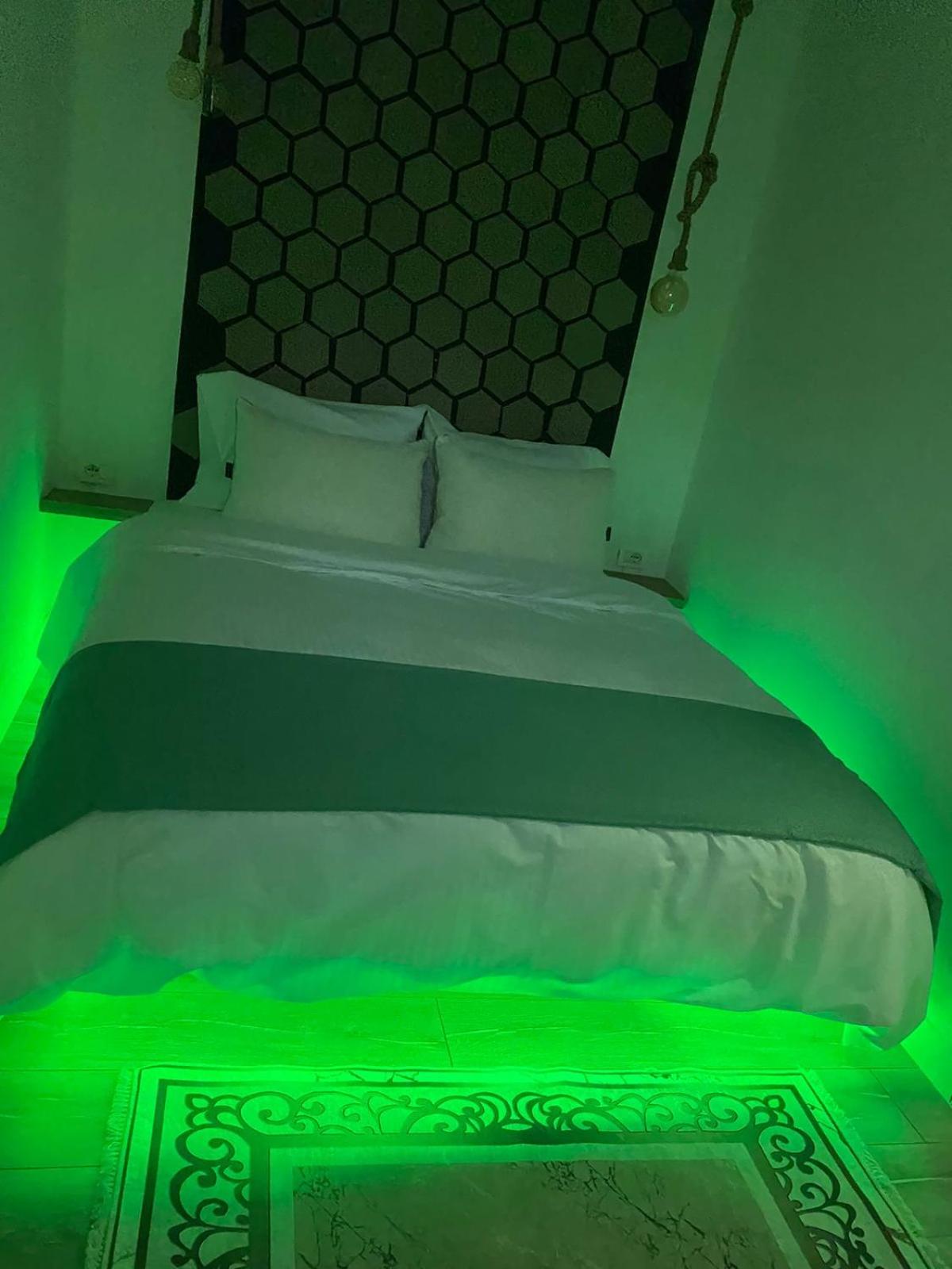 Romeo apt with private garden photo 2