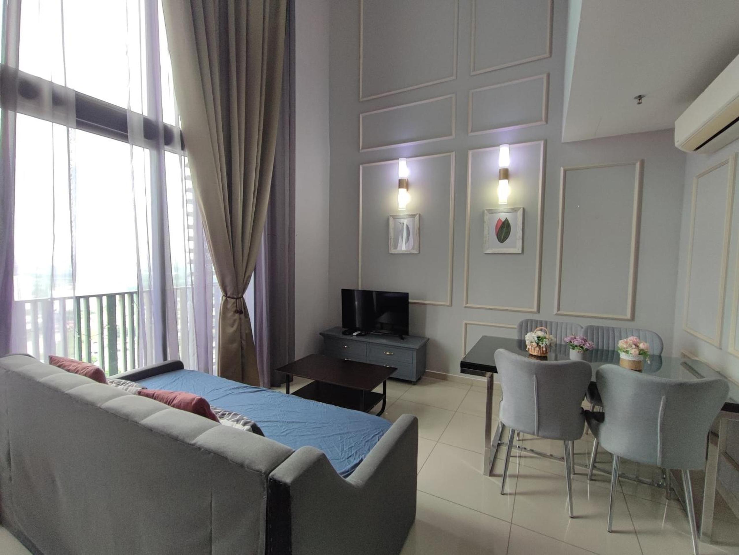 Icity Shah Alam duplex 8pax 2R2B W photo 3