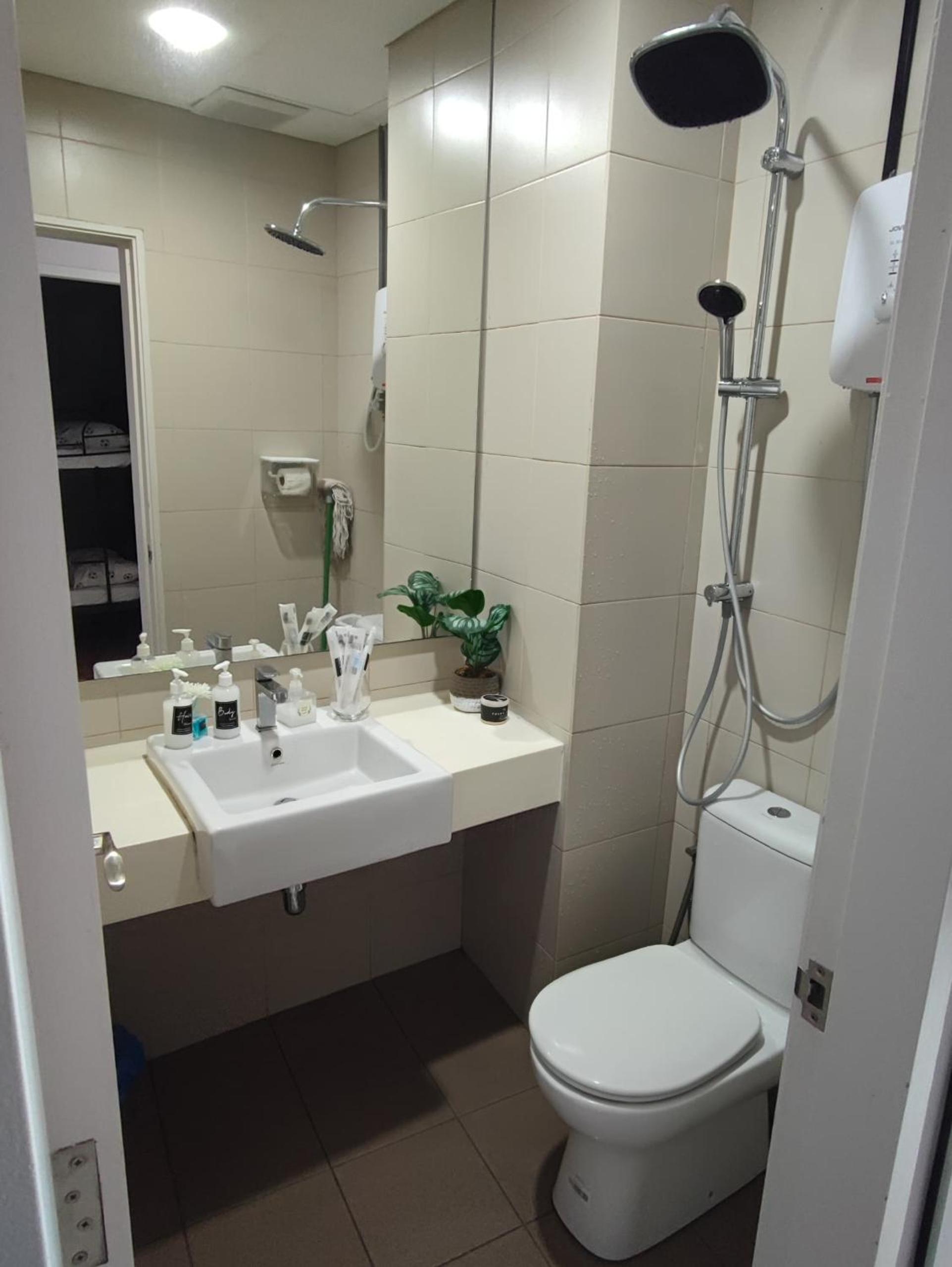 Icity Shah Alam duplex 8pax 2R2B W photo 4