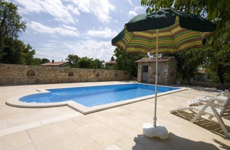 Holiday Home in Paradies view 4