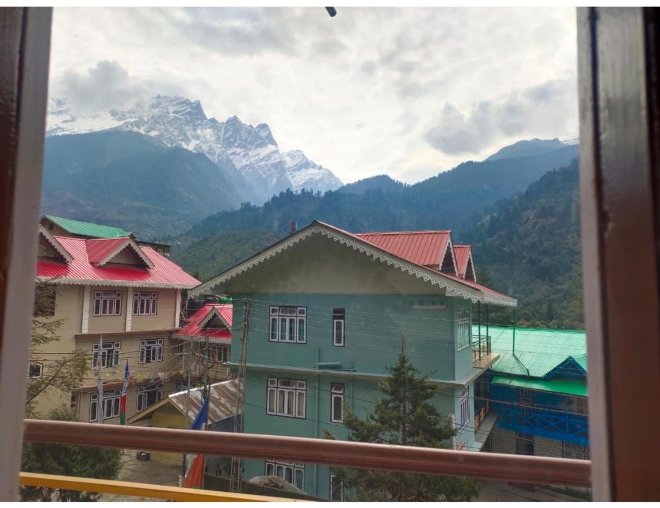 Hotel Girija Inn, Lachung Singhring view 2