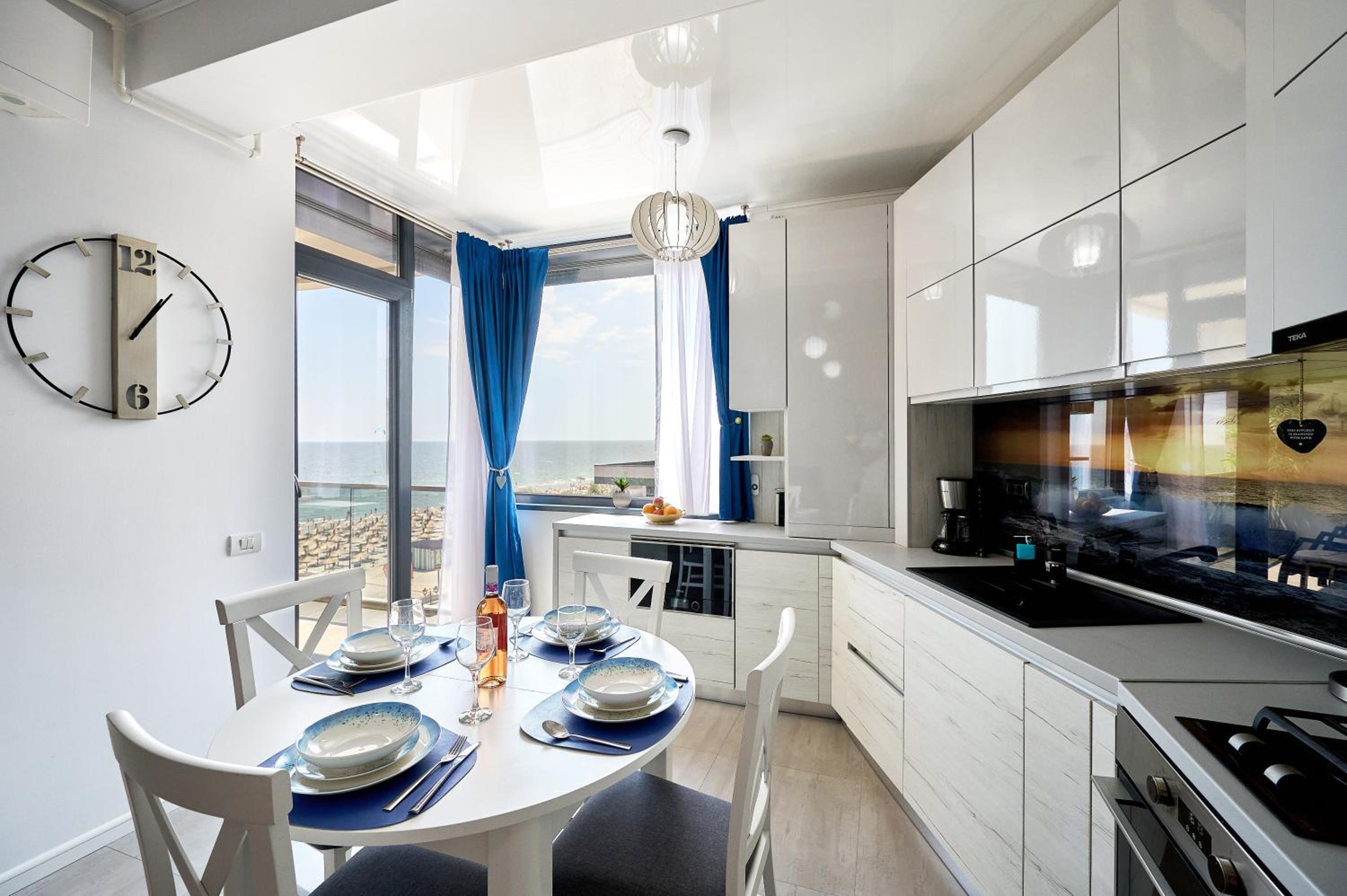 AquaBliss FrontSea view 3