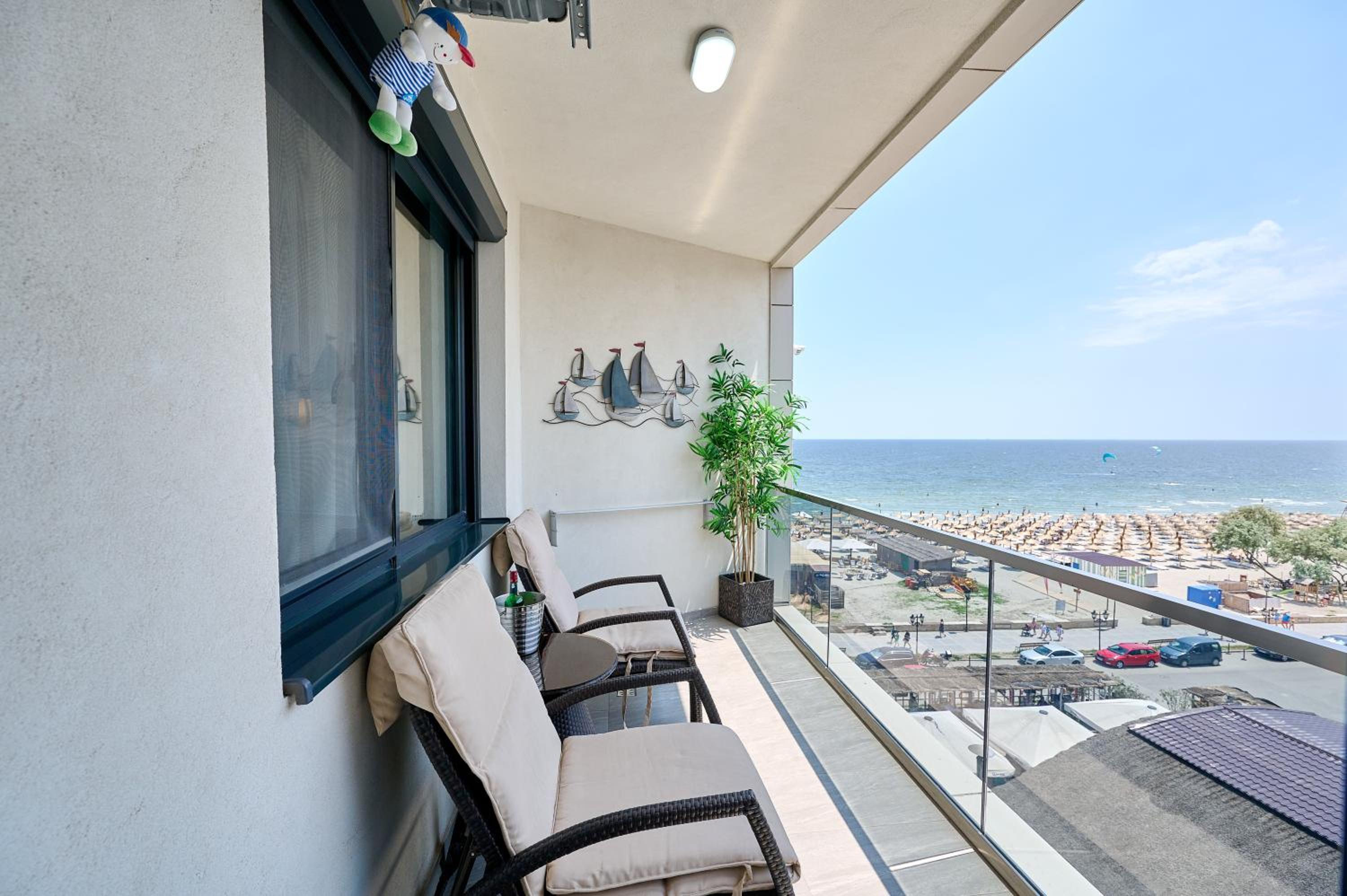 AquaBliss FrontSea view 2