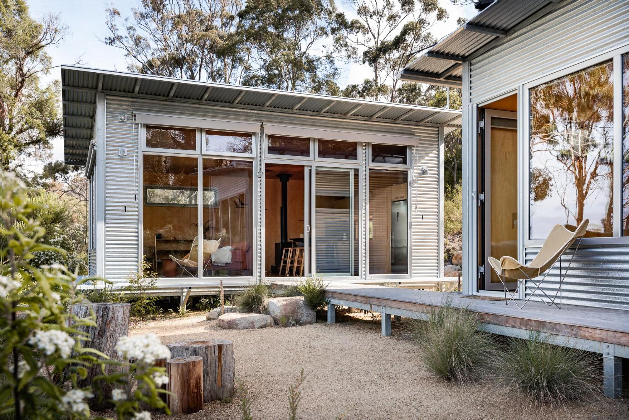Swansong - Experience simple environmental living