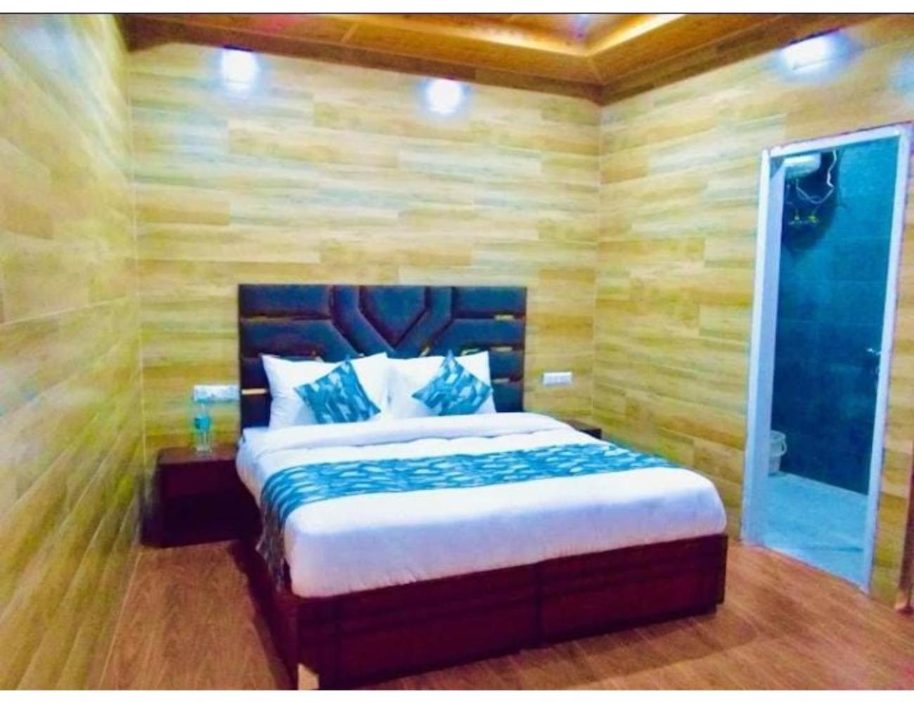 Erica Hills Resort, Kasauli view 2