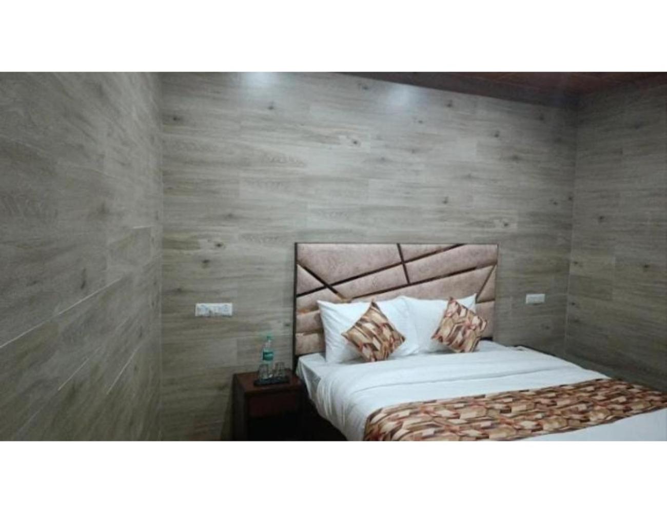 Erica Hills Resort, Kasauli view 5