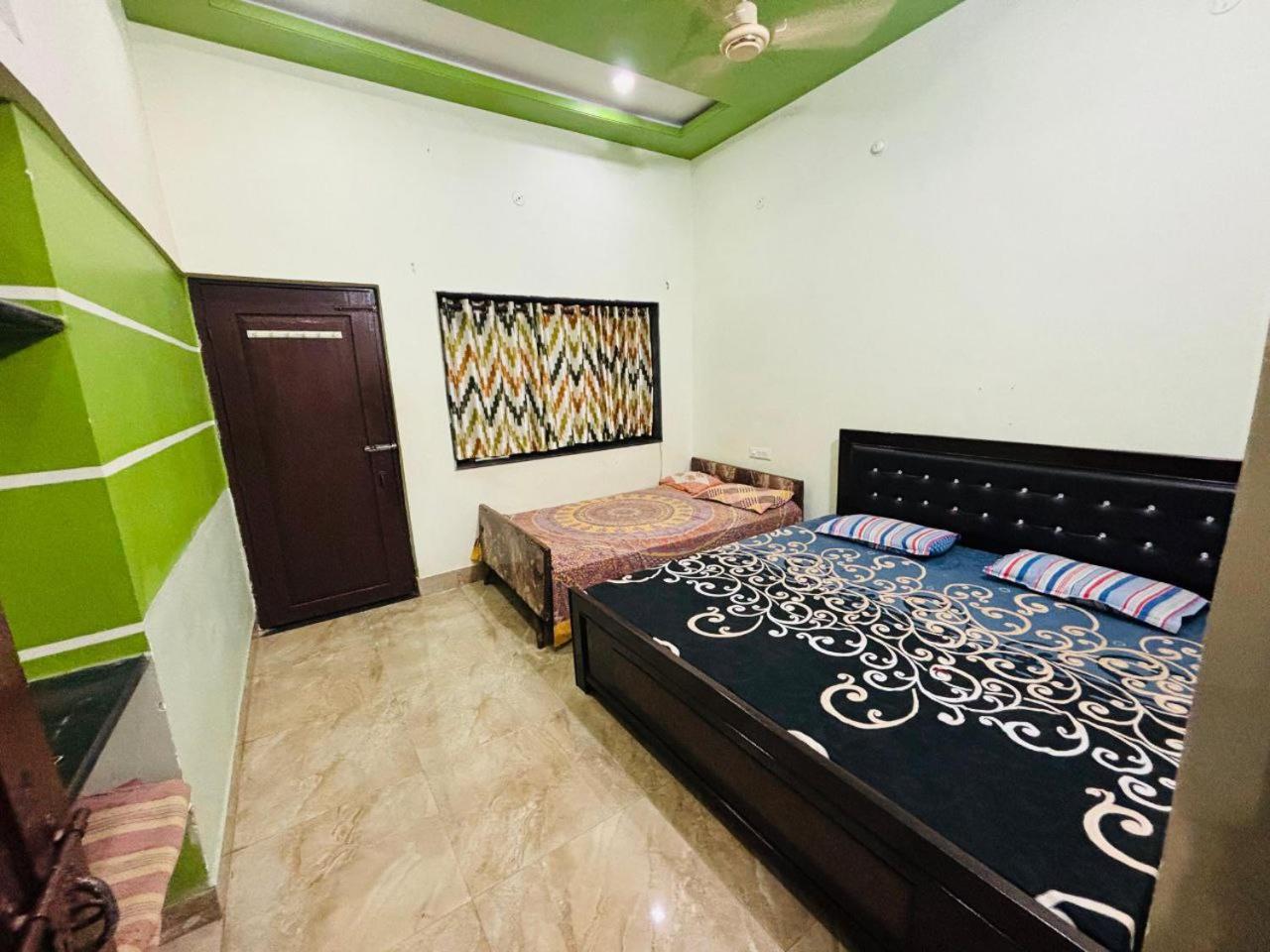 Shukla Guest House