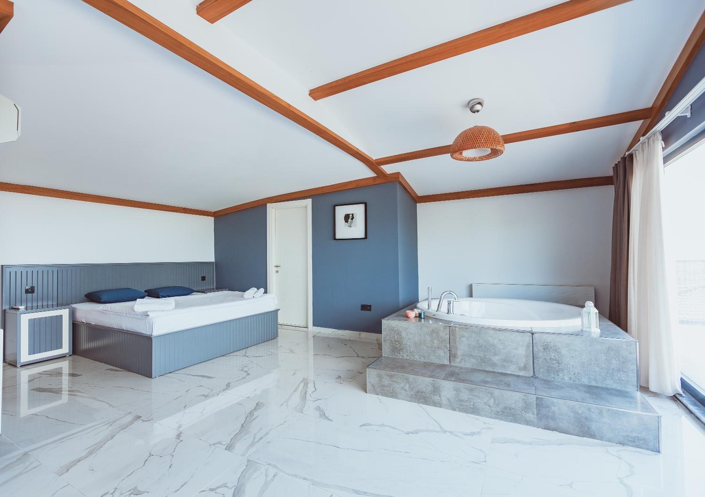 Royal Blue Istanbul - Luxury Villas