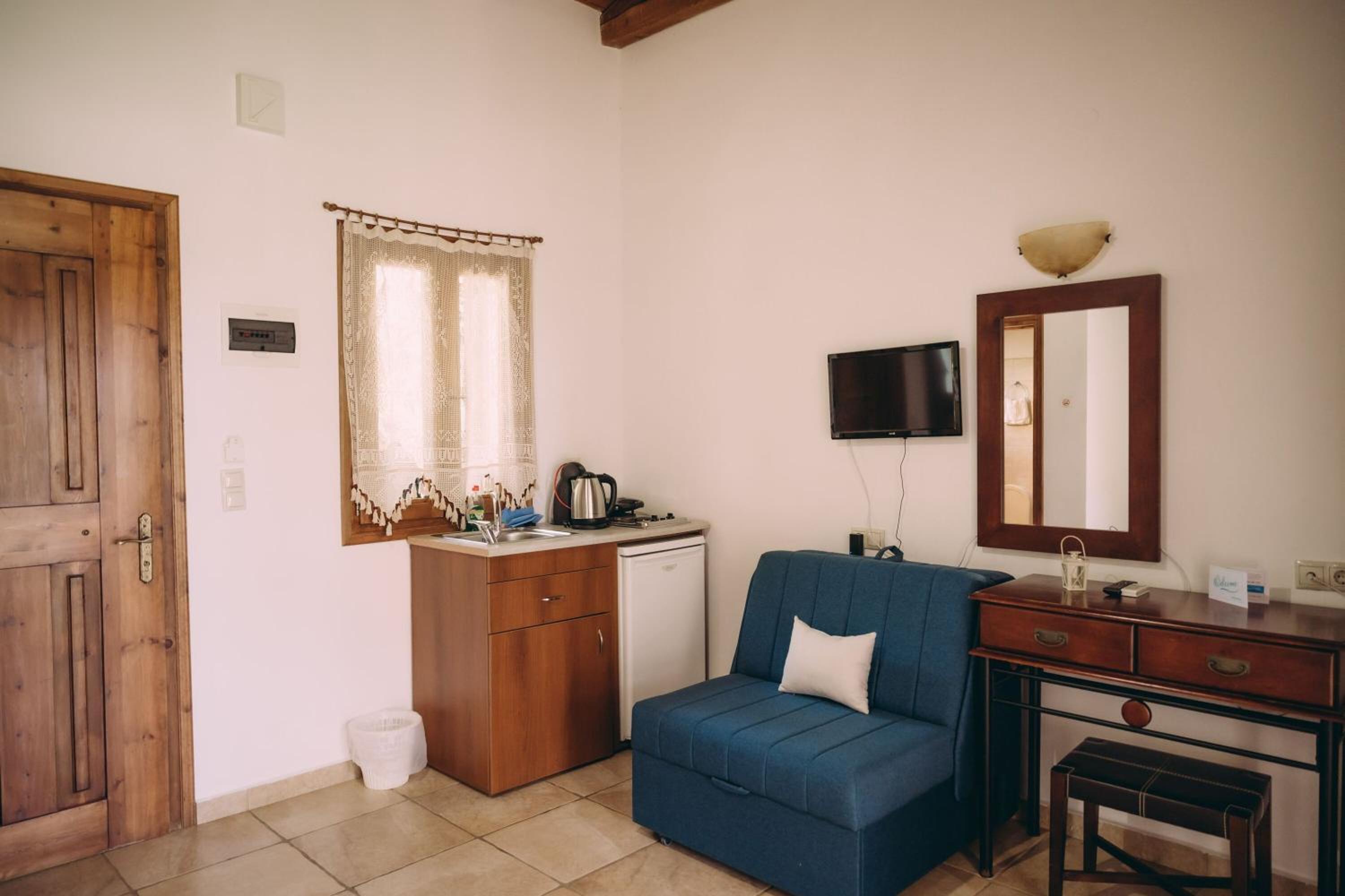 Trikalioti's Lush Estate Apartments