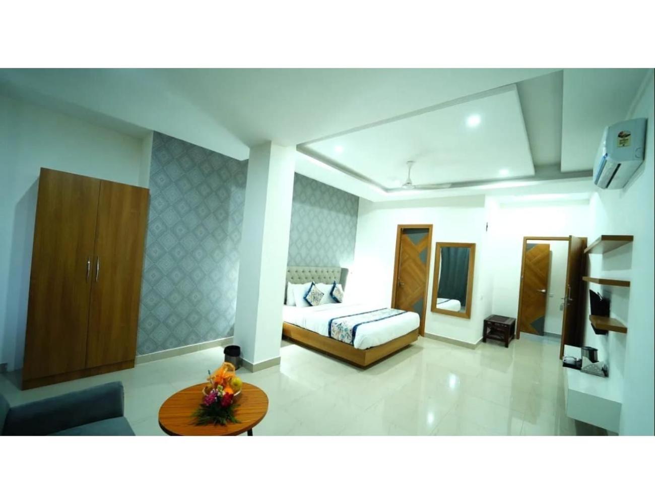 Royal Crown Erica, Zirakpur view 2
