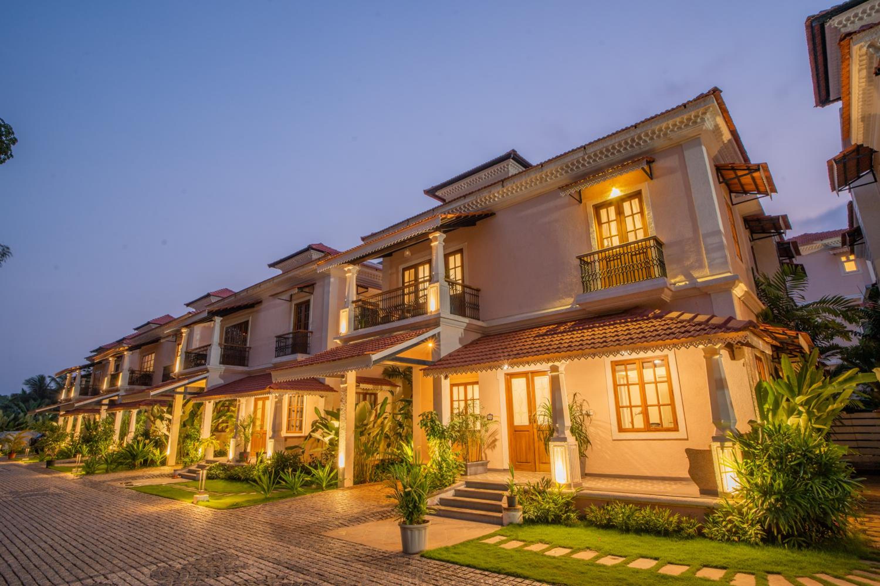 ELIVAAS 4 BHK with Pvt Pool in Arpora - Lumin