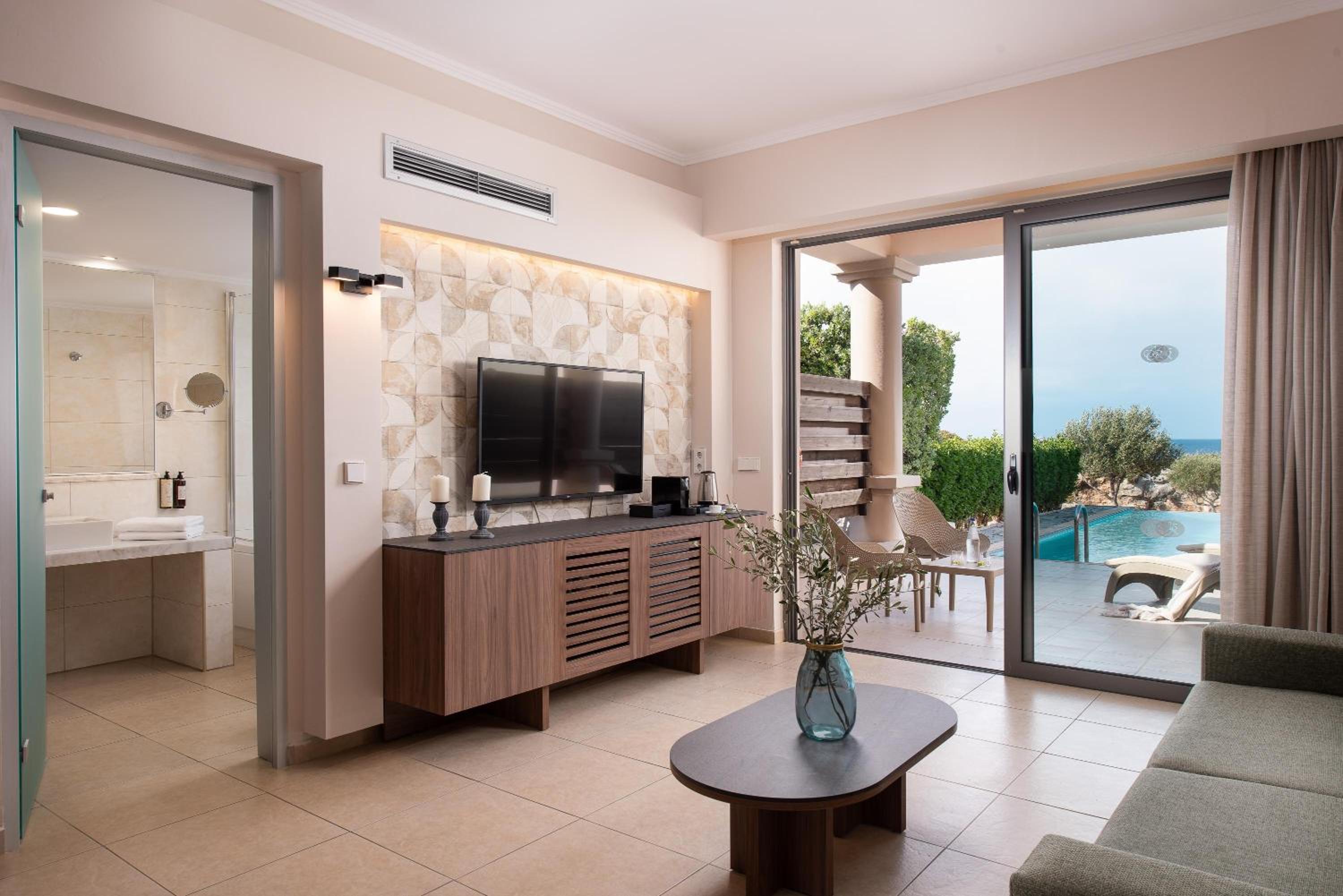 KRESTEN ROYAL Euphoria Resort photo 3