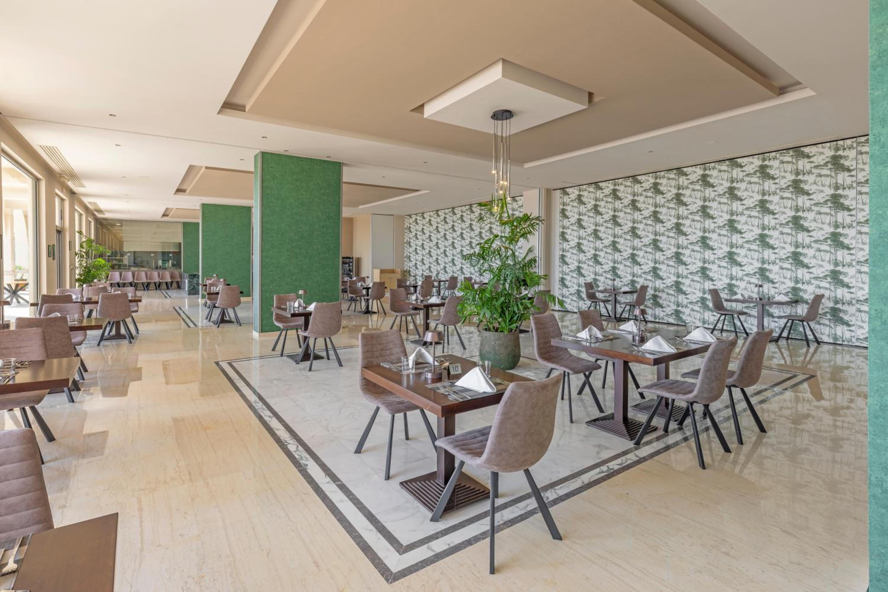 KRESTEN ROYAL Euphoria Resort