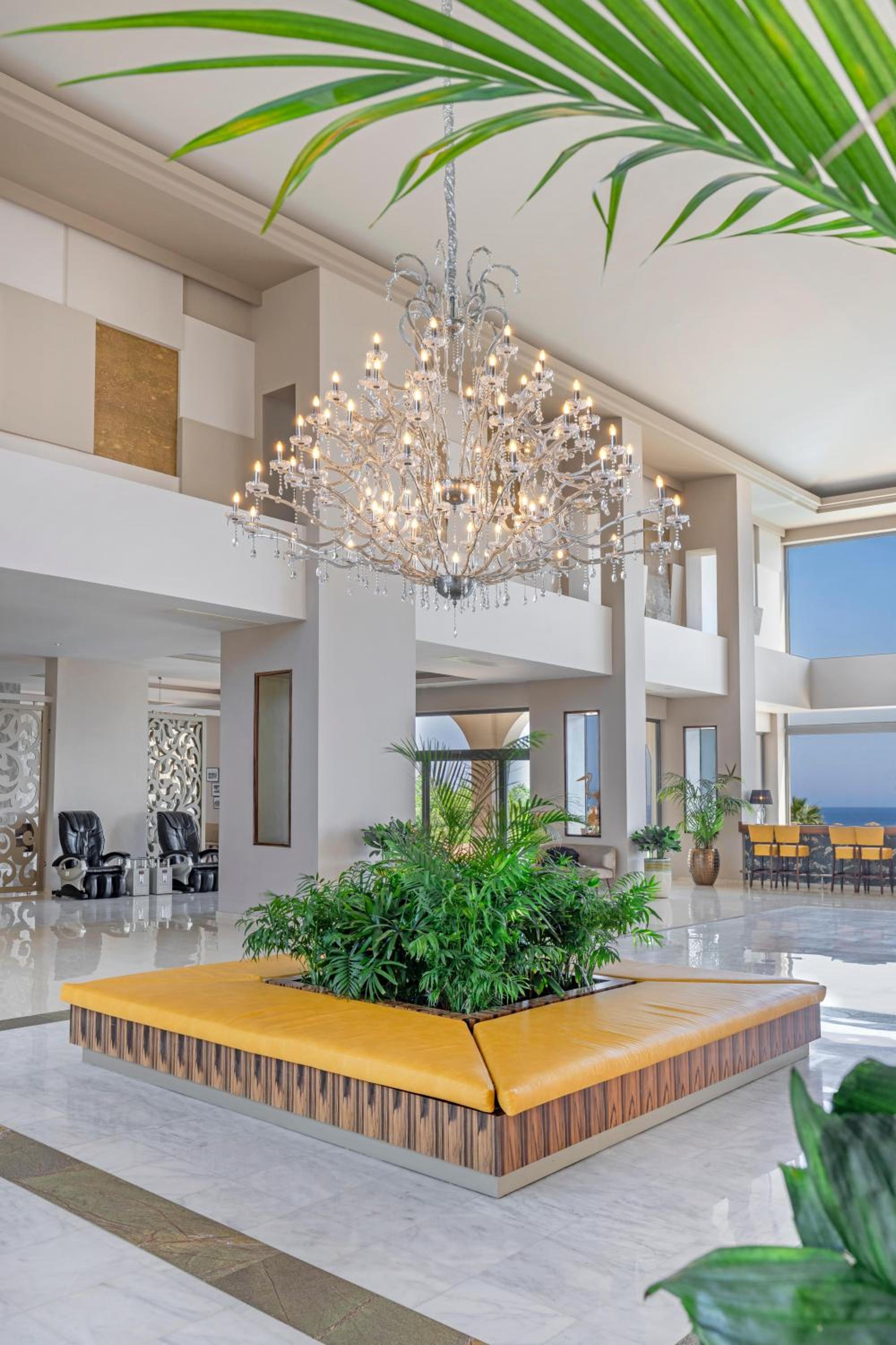 KRESTEN ROYAL Euphoria Resort