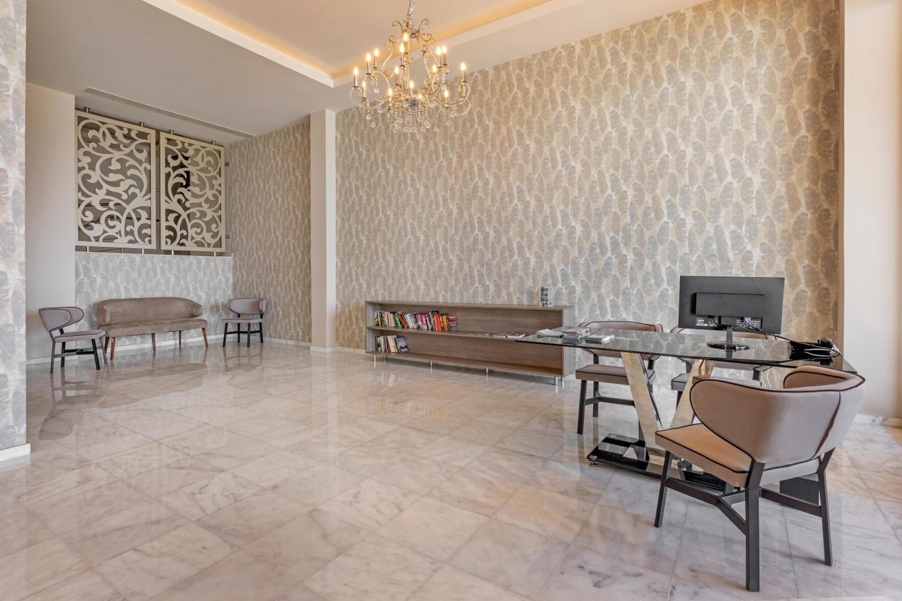 KRESTEN ROYAL Euphoria Resort