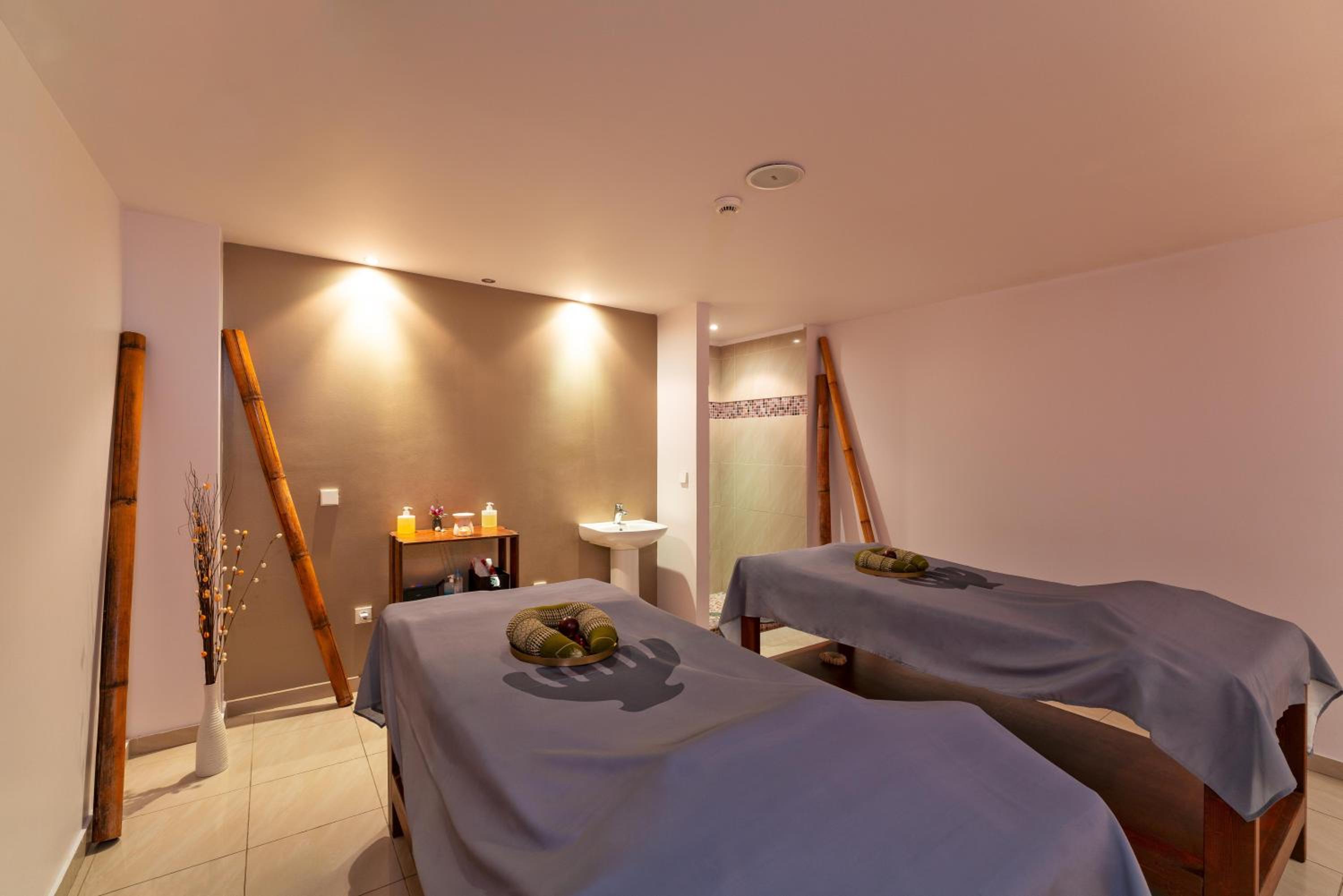 KRESTEN ROYAL Euphoria Resort
