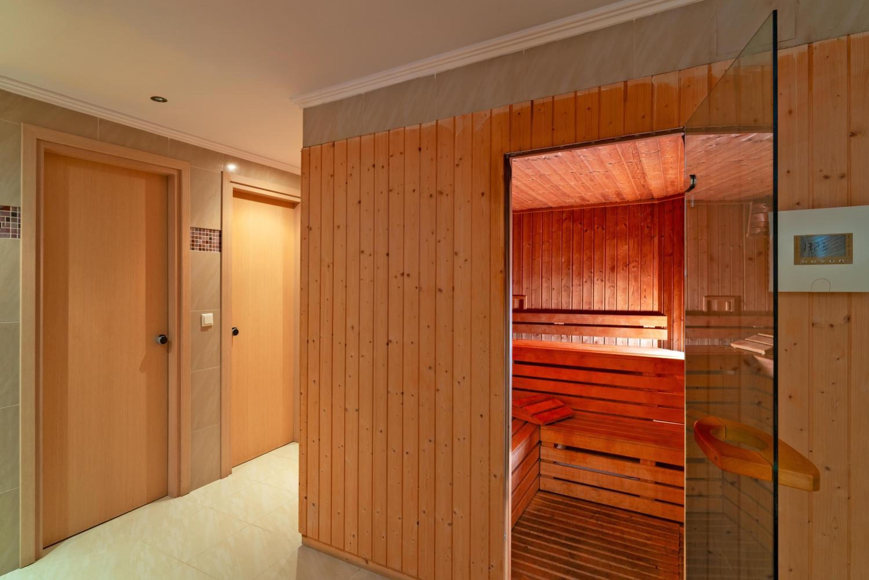 KRESTEN ROYAL Euphoria Resort