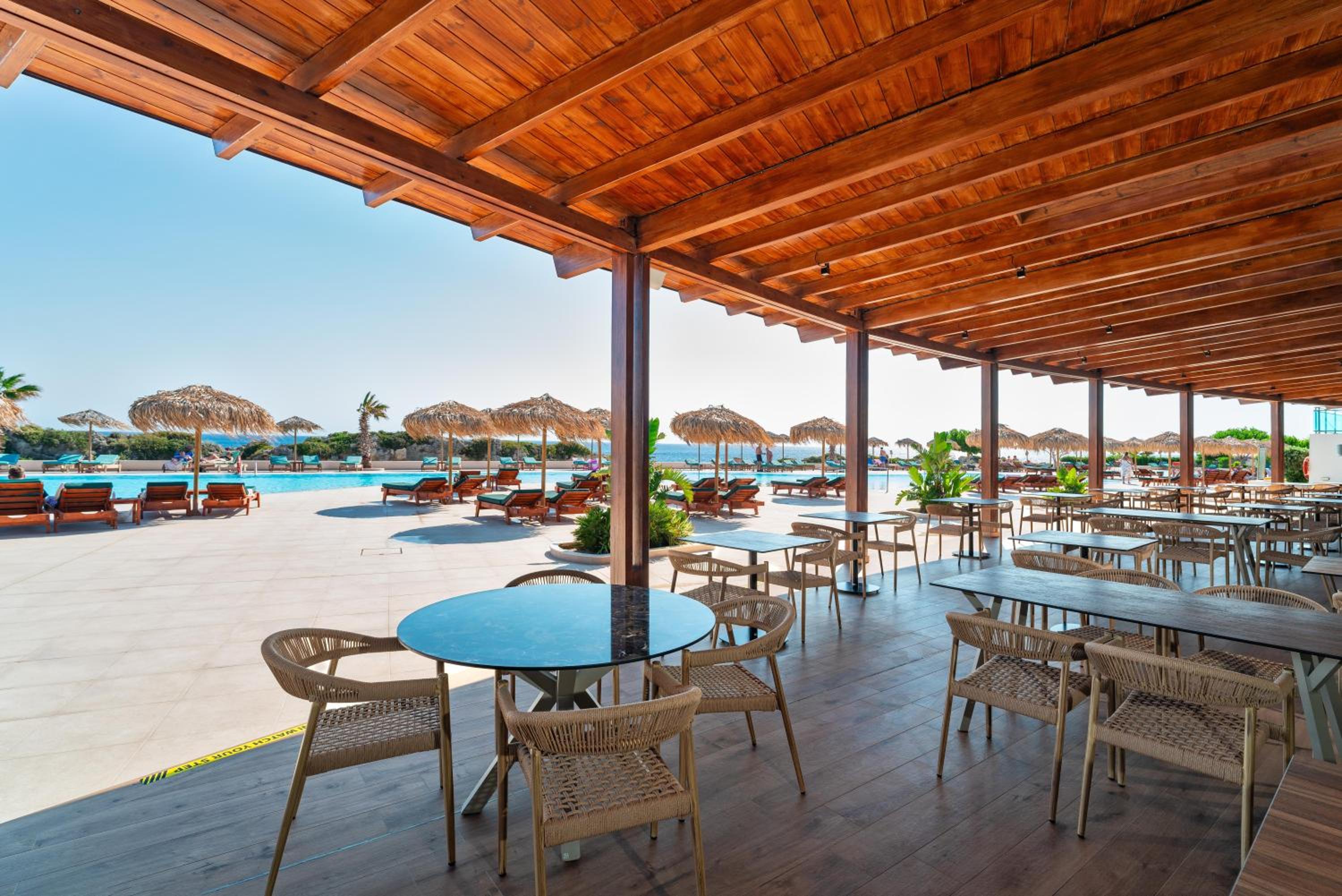 KRESTEN ROYAL Euphoria Resort