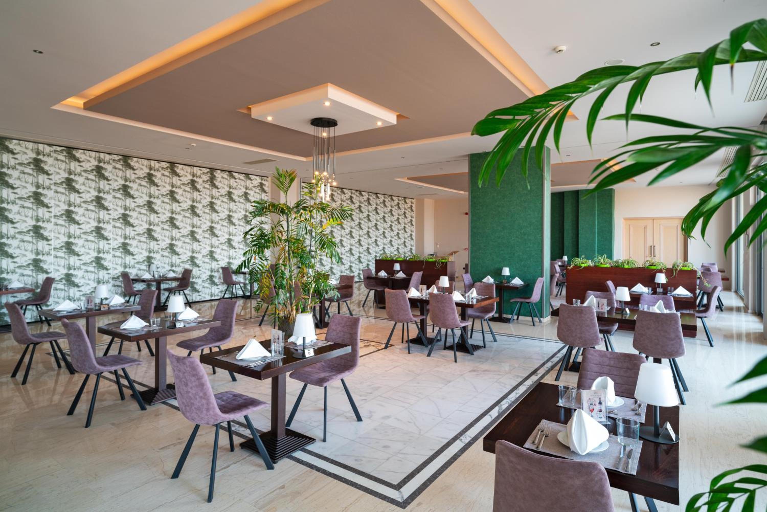 KRESTEN ROYAL Euphoria Resort