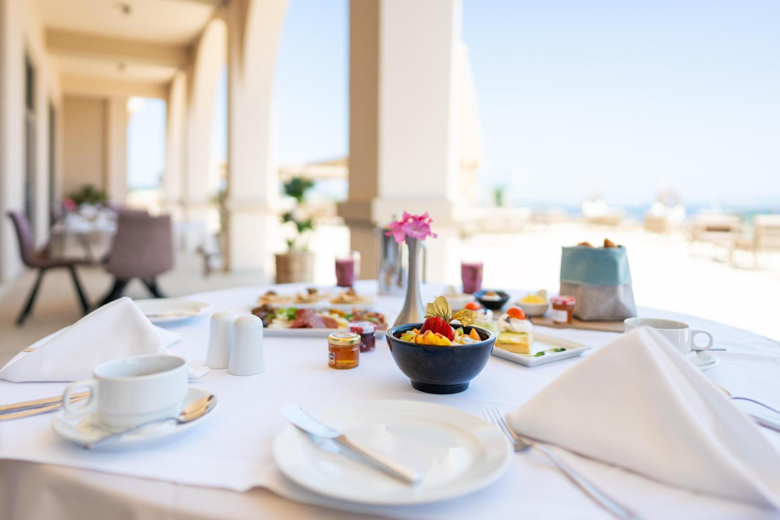 KRESTEN ROYAL Euphoria Resort